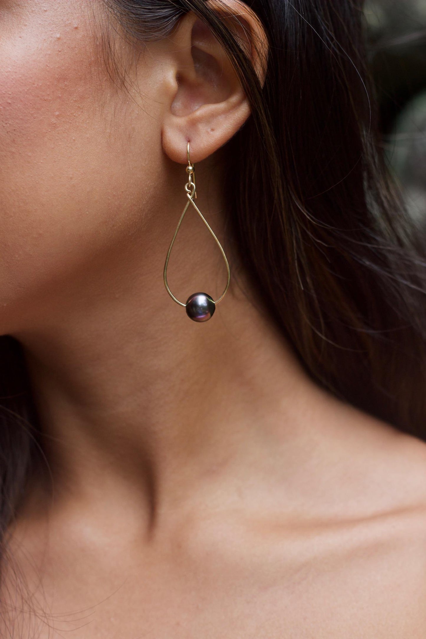 Tahitian Pearl Earrings – Sterling silver Teardrop Hoop • everyday jewelry