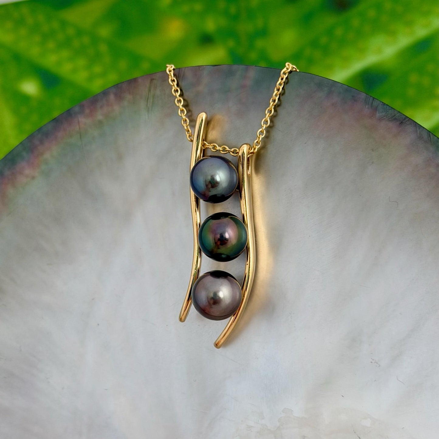 RARE Tahitian Pearl pendant • Vibrant colors • Blue, Peacock, Pink