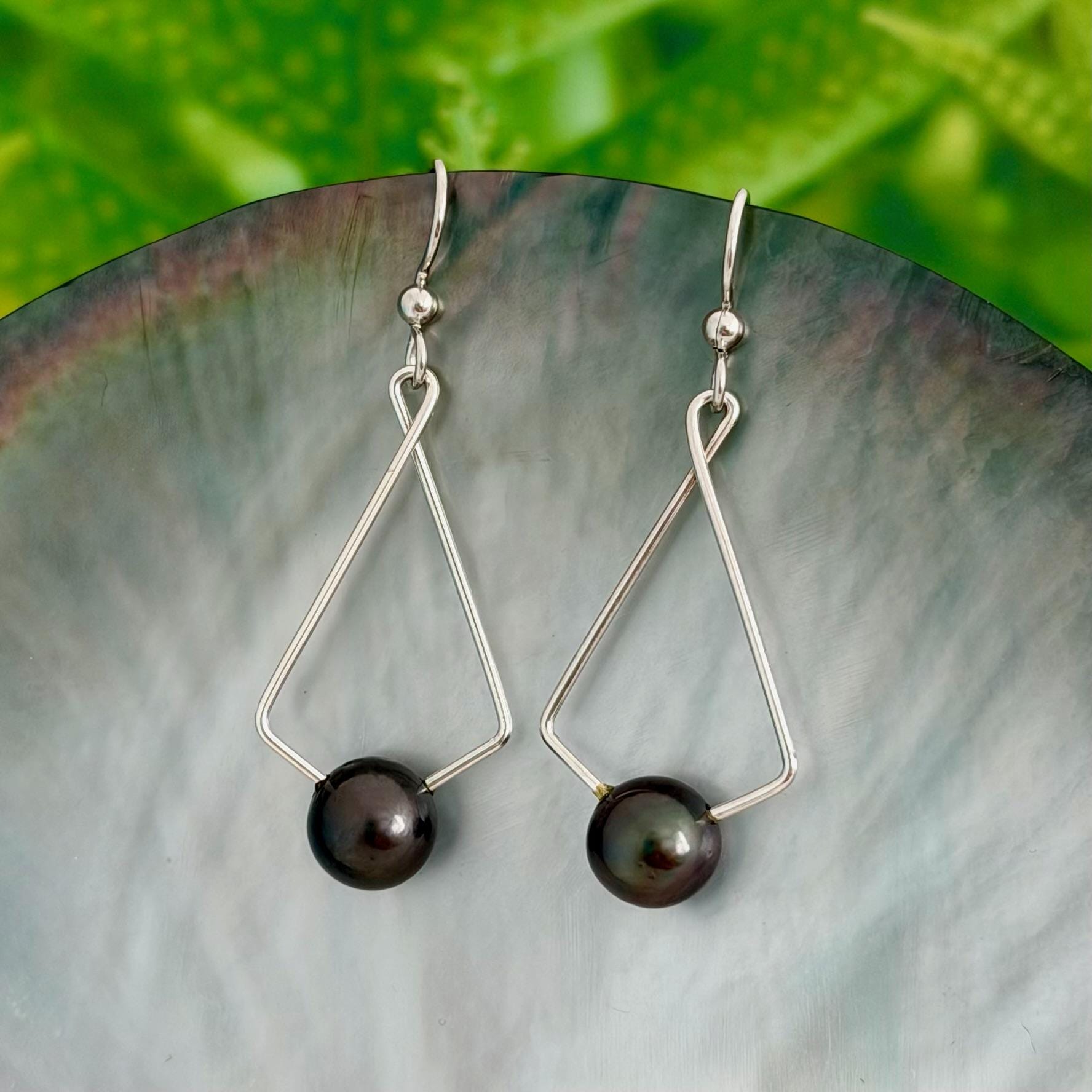 DOORBUSTER Modern Tahitian pearl dangle earrings • Sterling silver jewelry