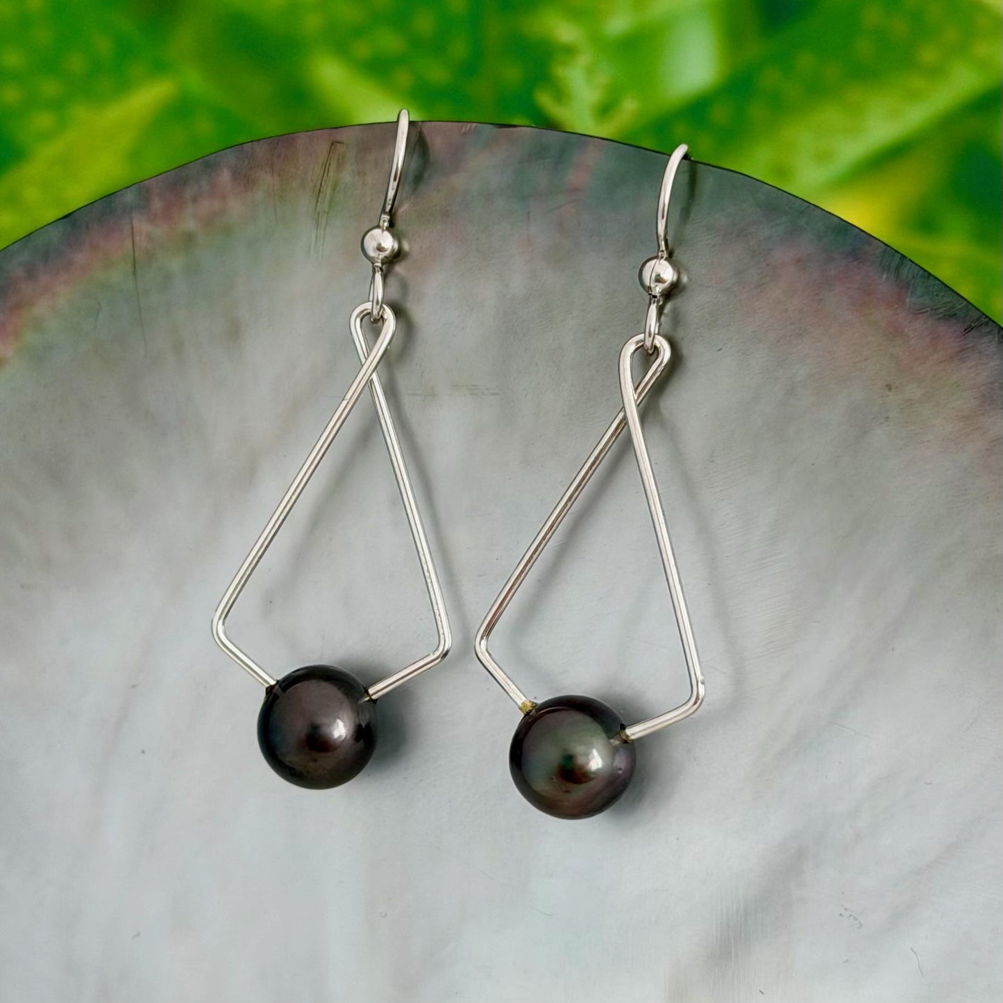 DOORBUSTER Modern Tahitian pearl dangle earrings • Sterling silver jewelry