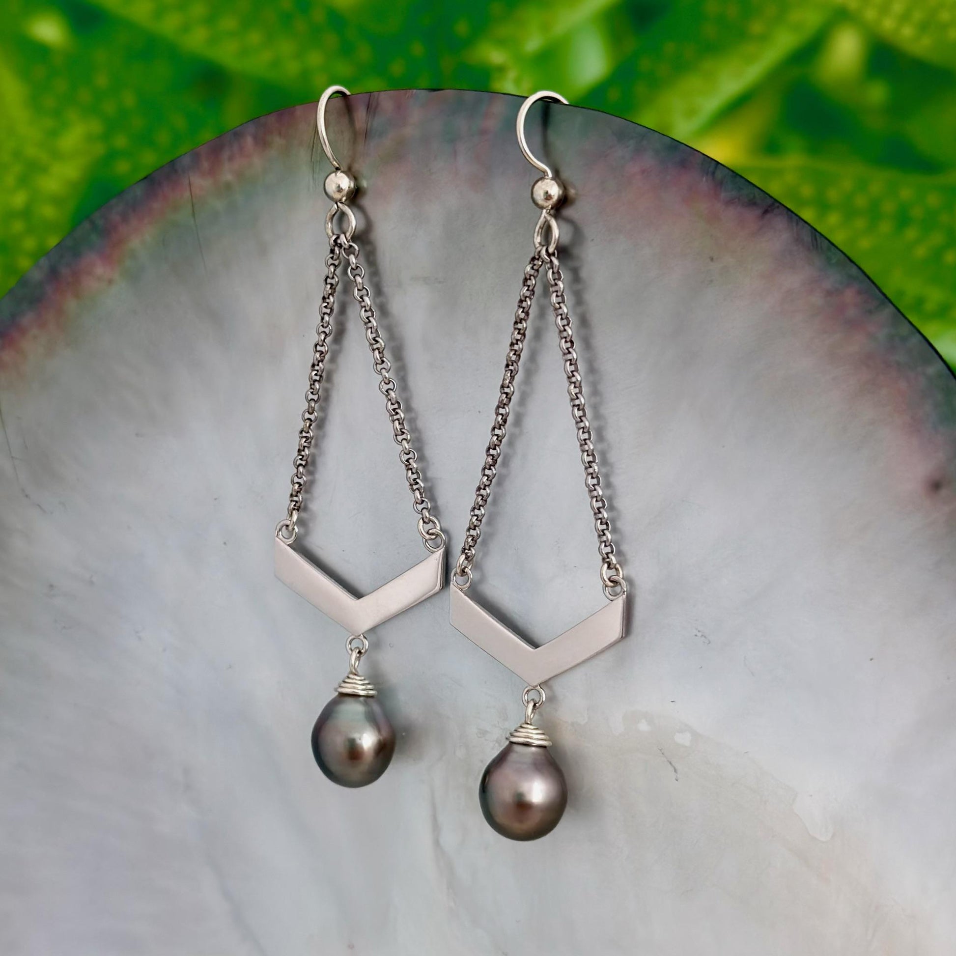 Tahitian pearl earrings • Chevron design • Sterling silver