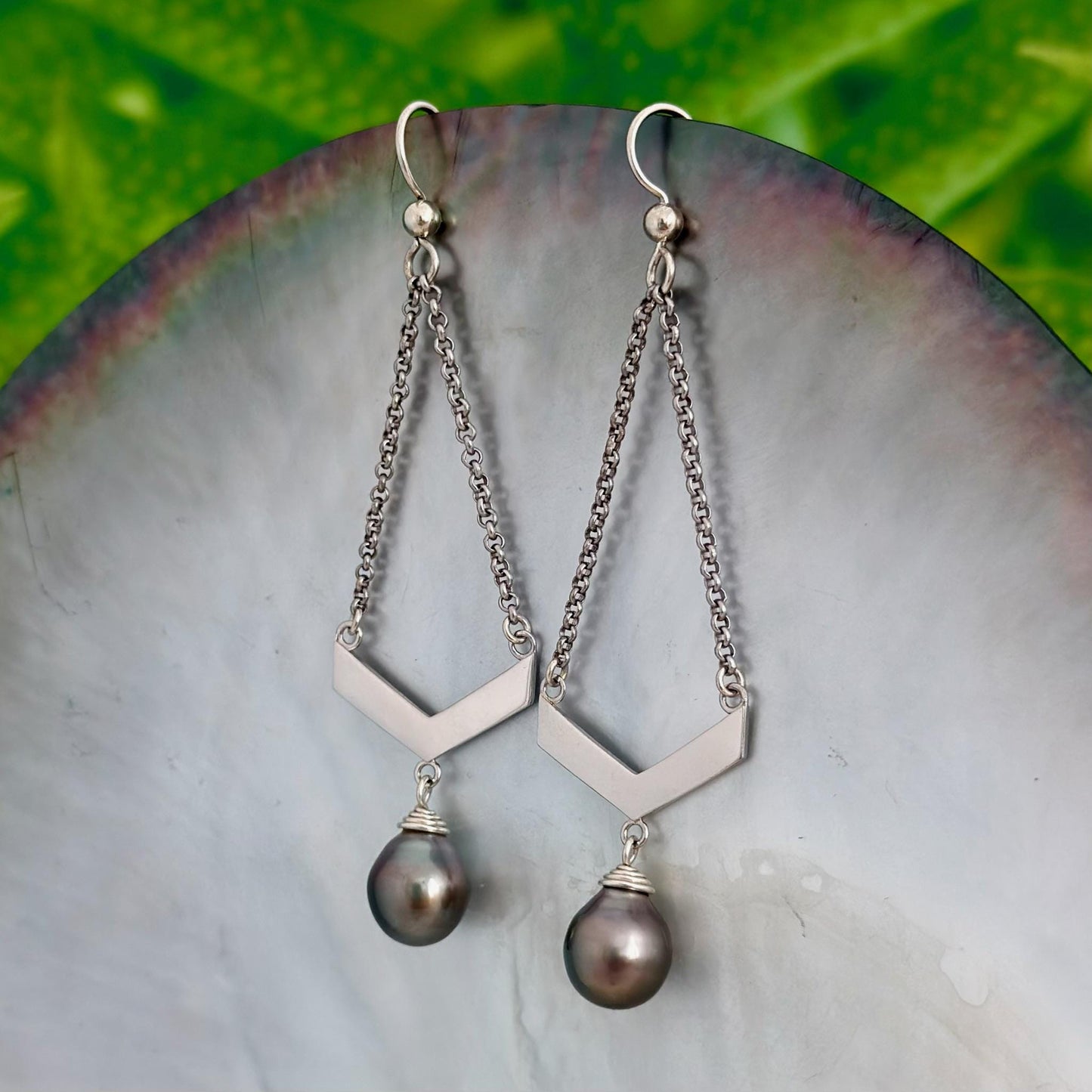 Tahitian pearl earrings • Chevron design • Sterling silver