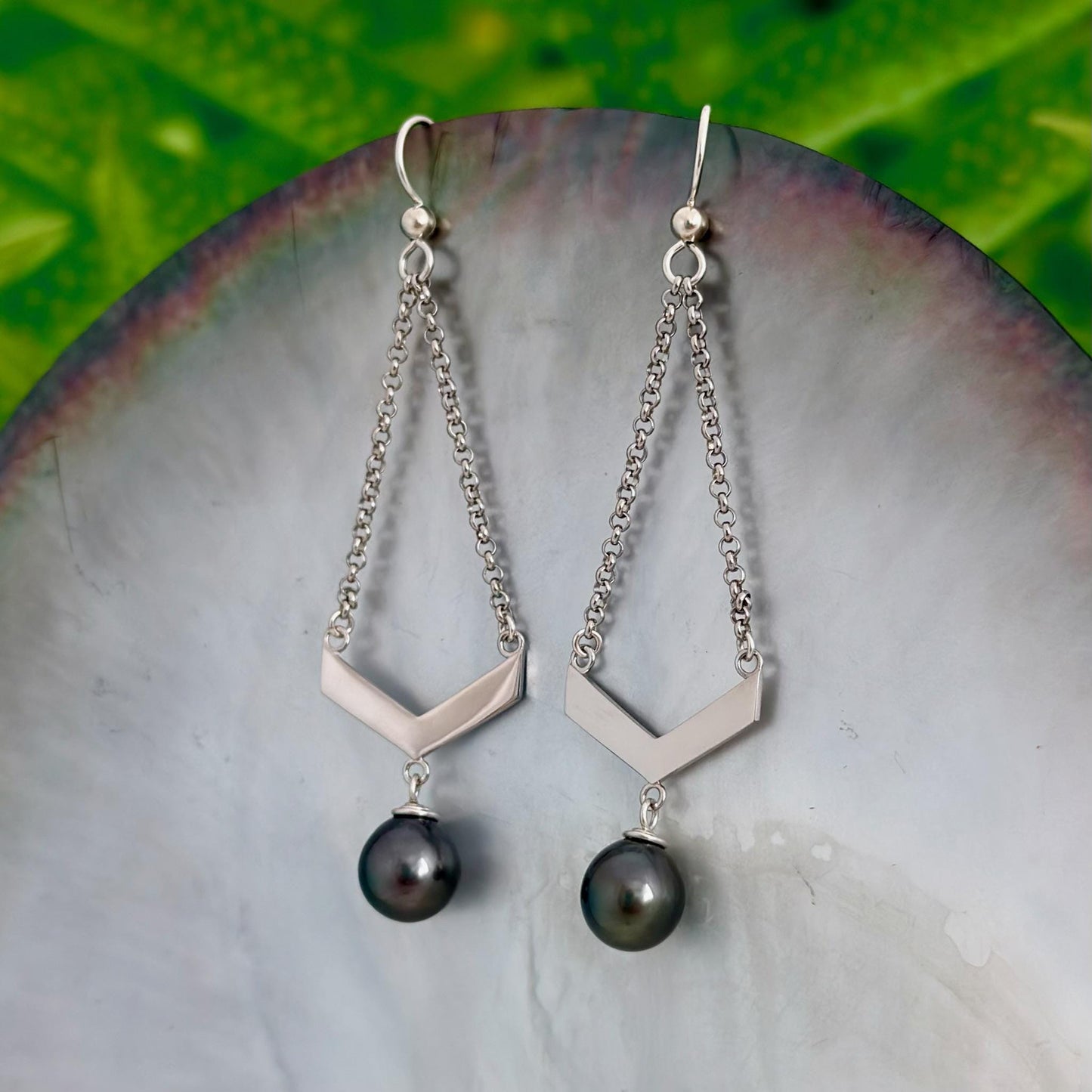 Tahitian pearl earrings • Chevron design • Sterling silver