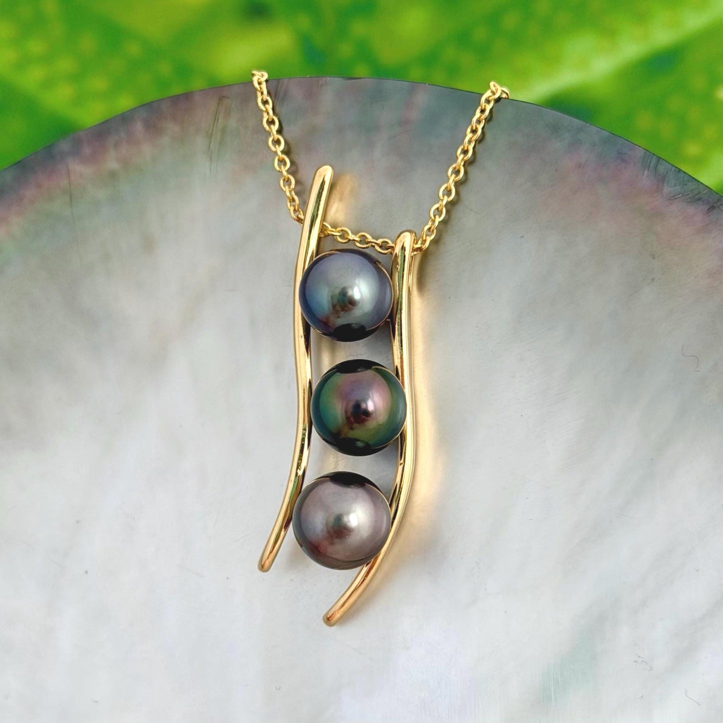 RARE Tahitian Pearl pendant • Vibrant colors • Blue, Peacock, Pink