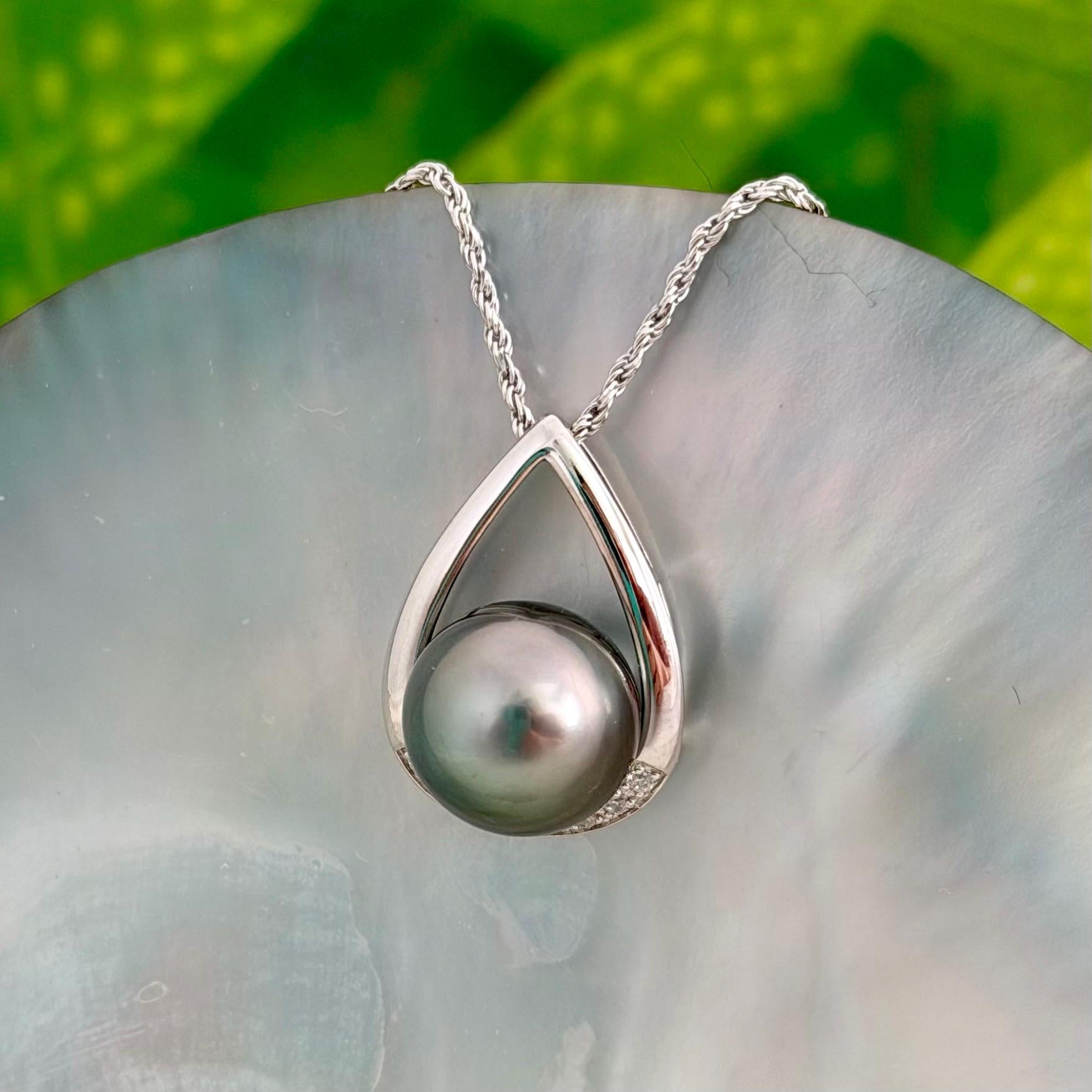 Teardrop Tahitian pearl pendant with beautiful light pearl • Statement necklace with CZ