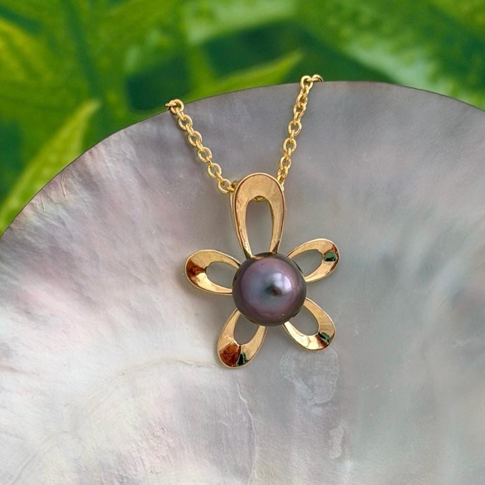 Tahitian Pearl Pendant – Gold Flower Design • Pink Purple gem