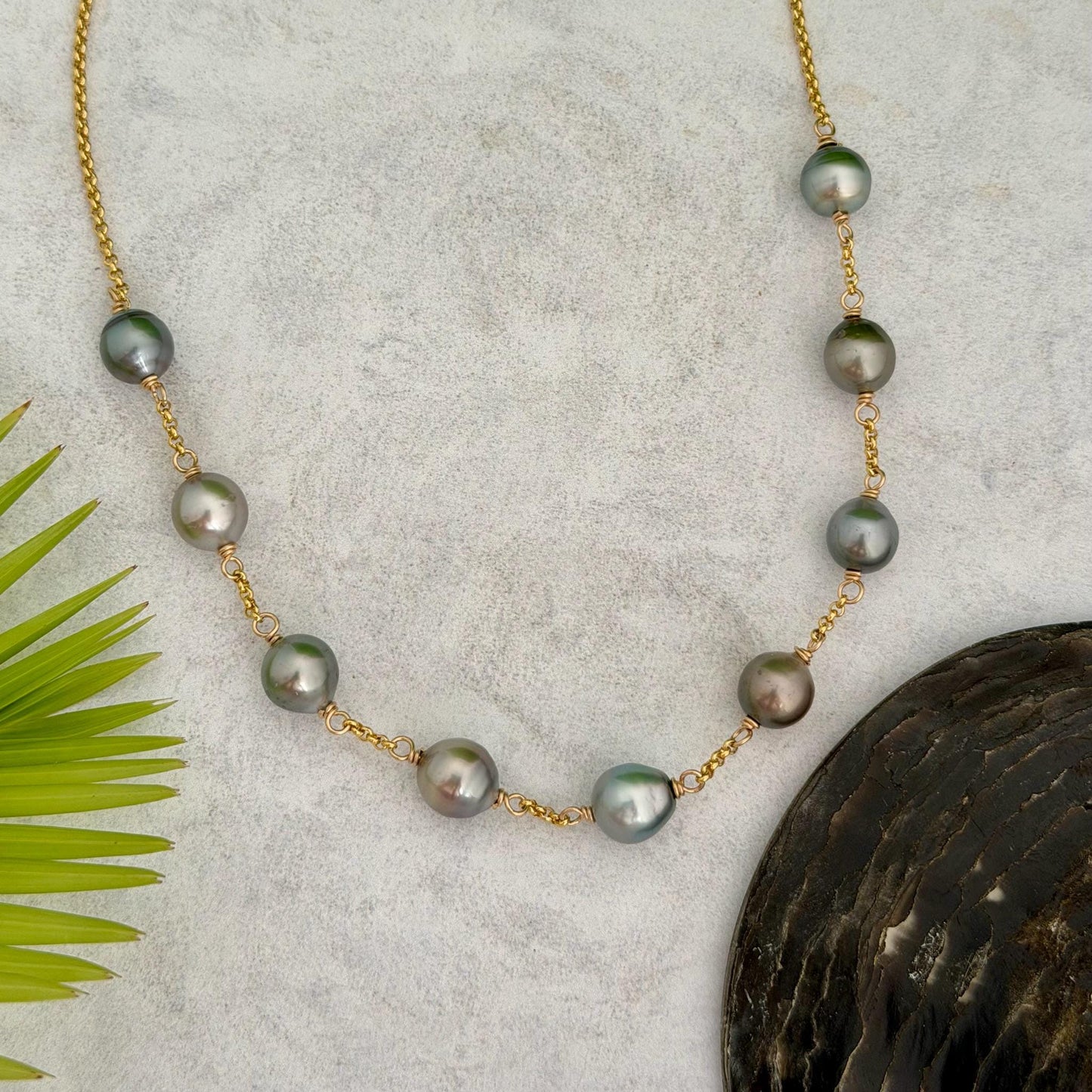 Tahitian pearl necklace • Gold filled Link chain • multicolor peacock color