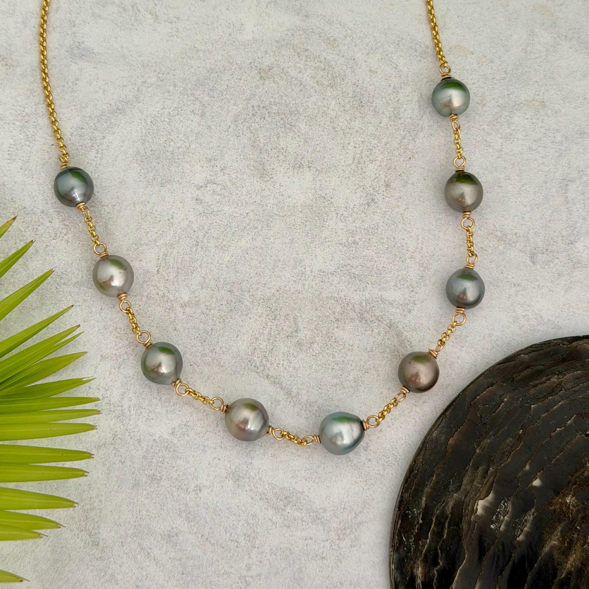 Tahitian pearl necklace • Gold filled Link chain • multicolor peacock color