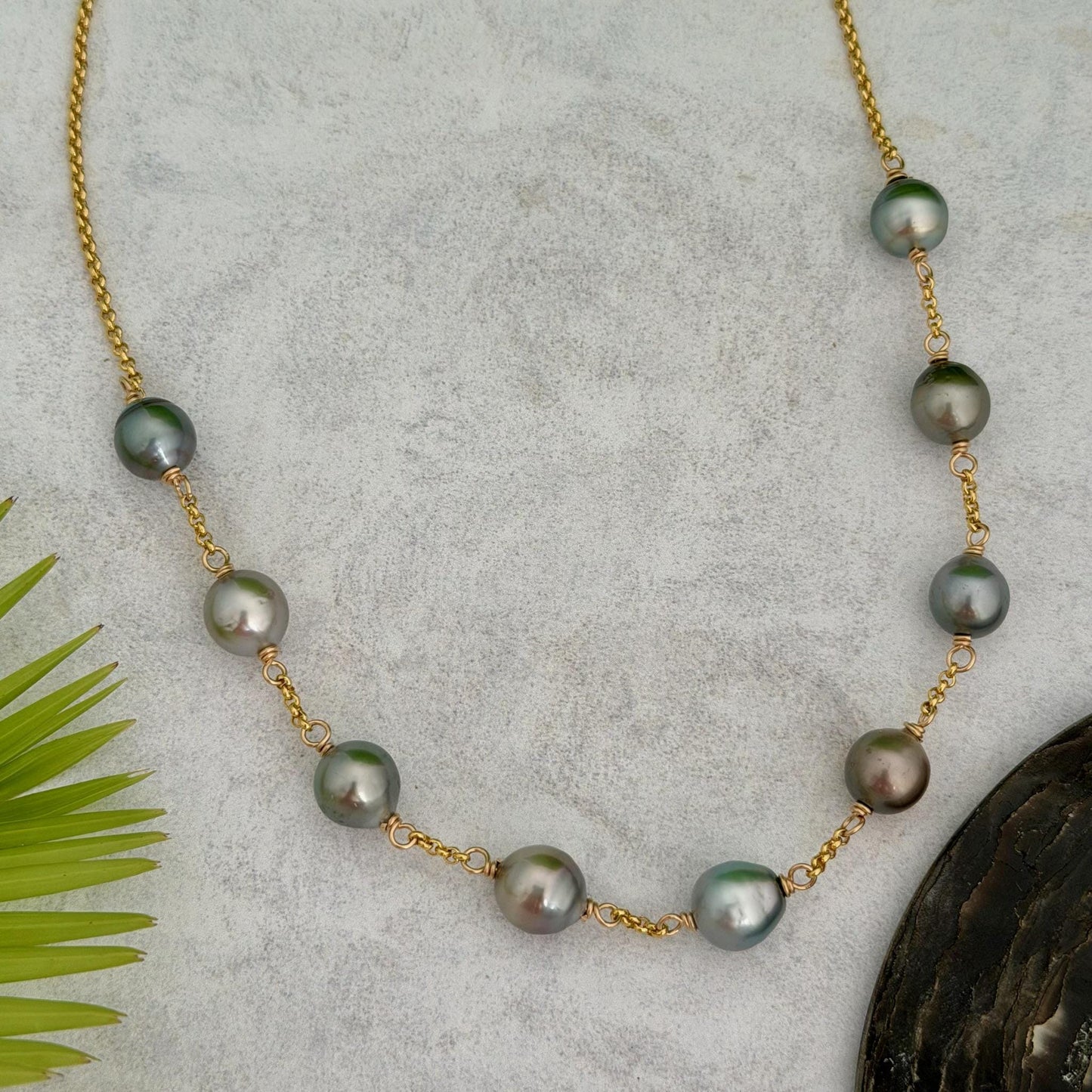 Tahitian pearl necklace • Gold filled Link chain • multicolor peacock color