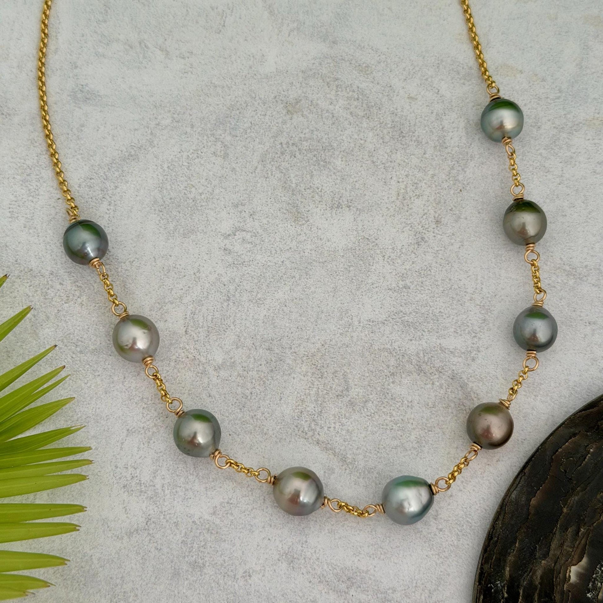 Tahitian pearl necklace • Gold filled Link chain • multicolor peacock color