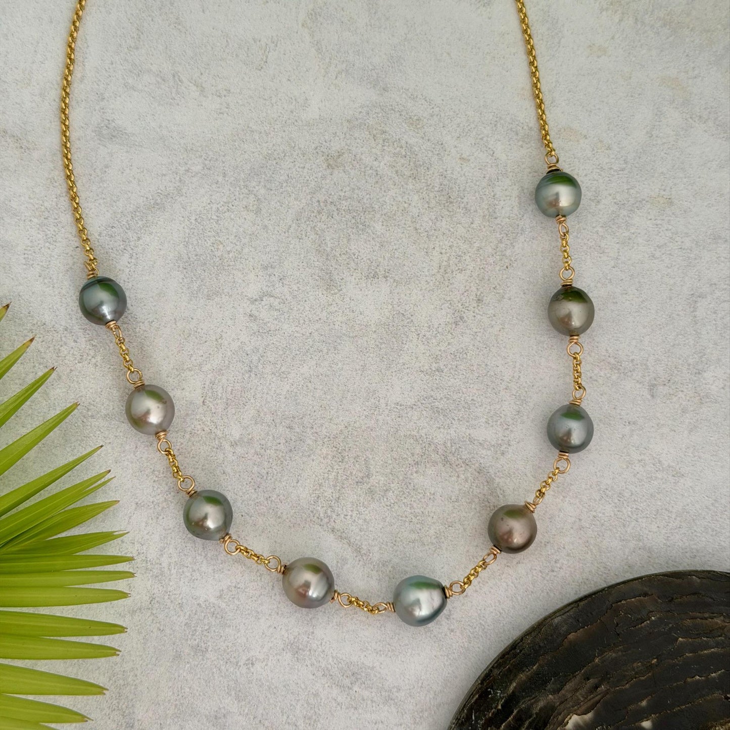 Tahitian pearl necklace • Gold filled Link chain • multicolor peacock color