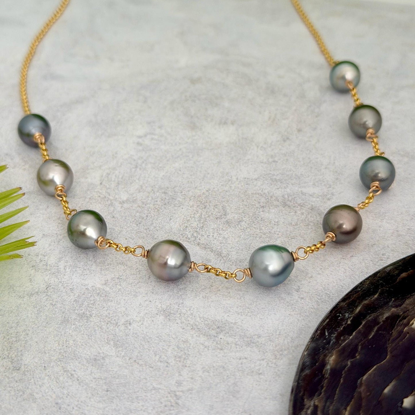 Tahitian pearl necklace • Gold filled Link chain • multicolor peacock color