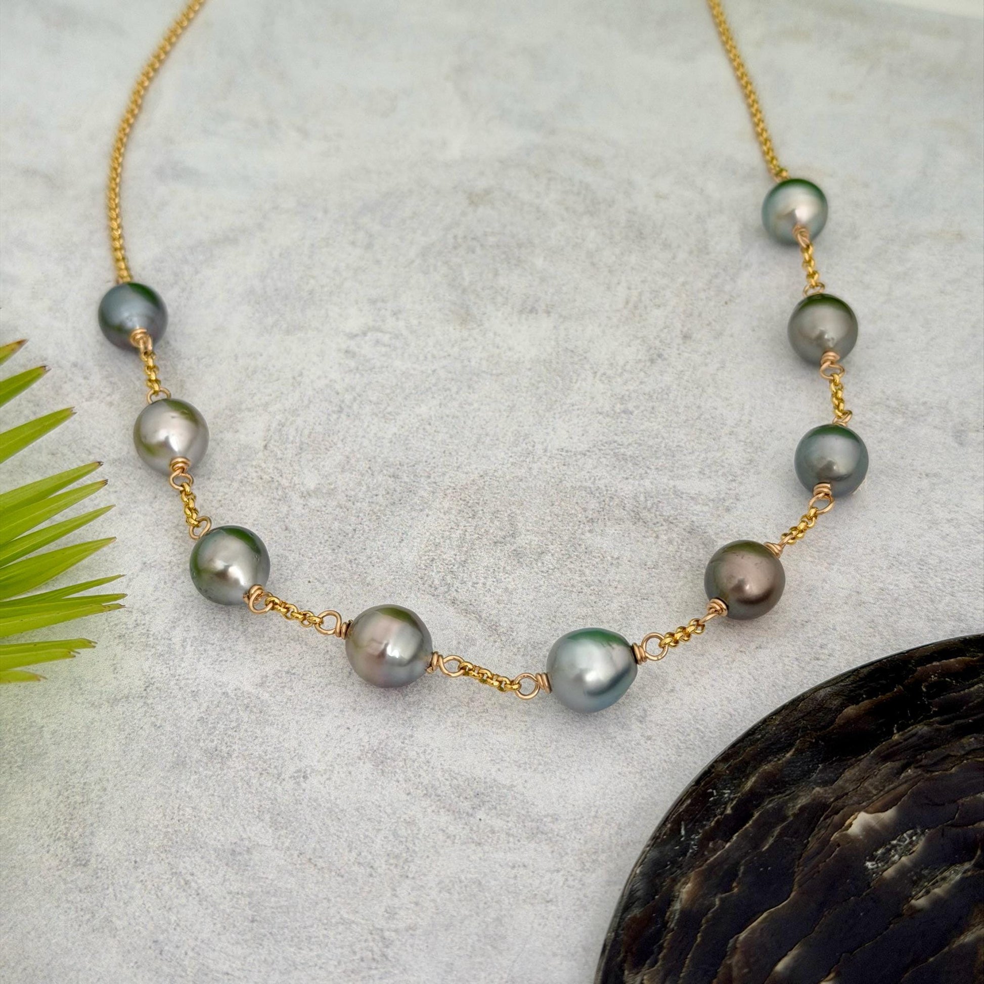 Tahitian pearl necklace • Gold filled Link chain • multicolor peacock color