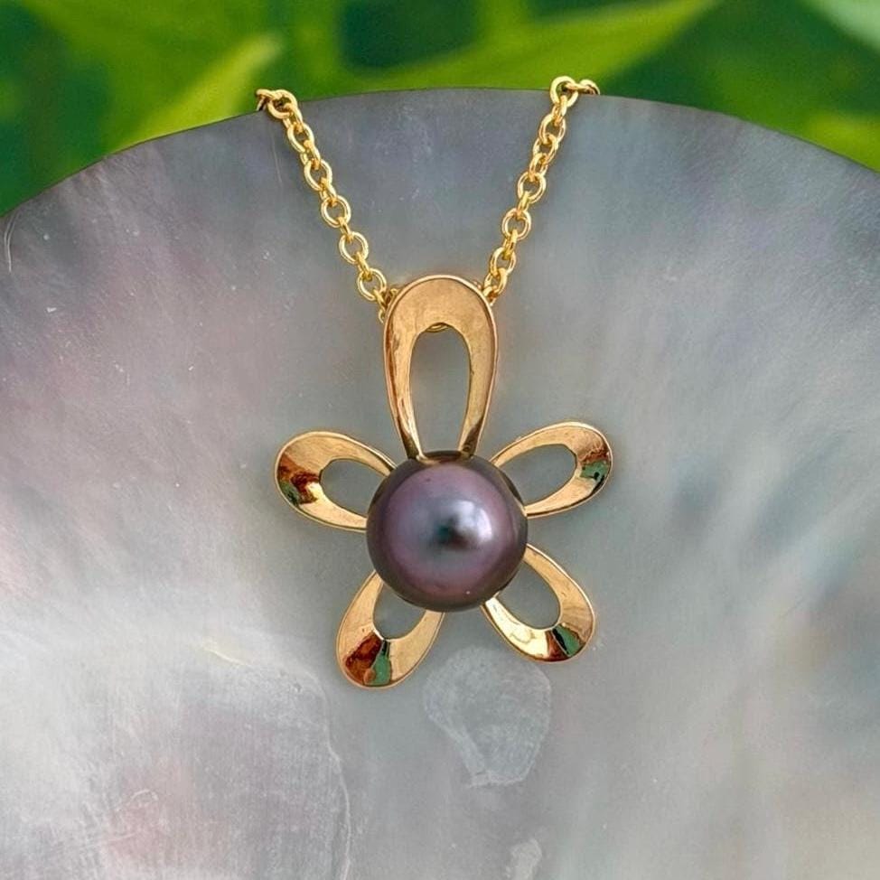 Tahitian Pearl Pendant – Gold Flower Design • Pink Purple gem