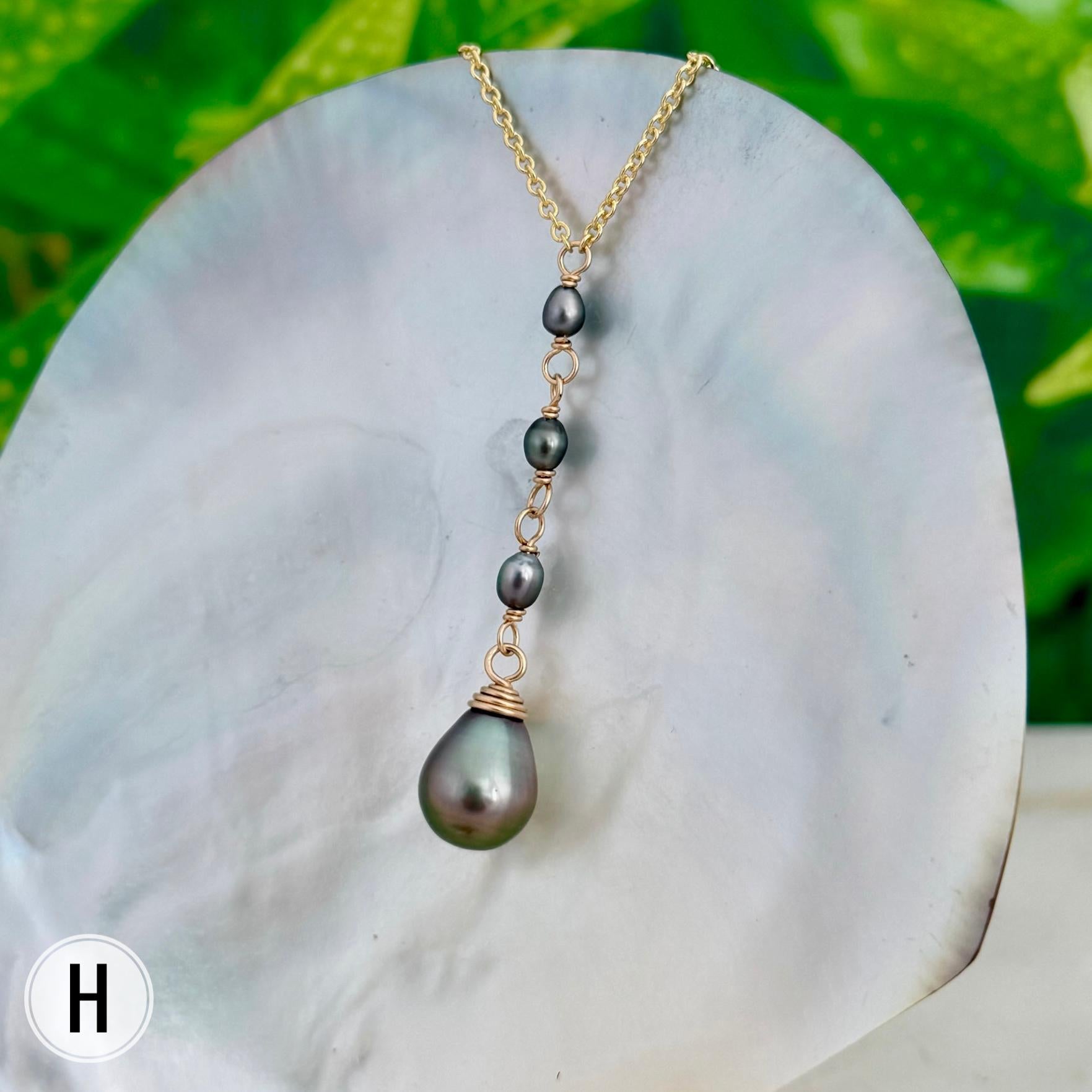 Tahitian pearl necklace • Gold filled chain with Keshi accents
