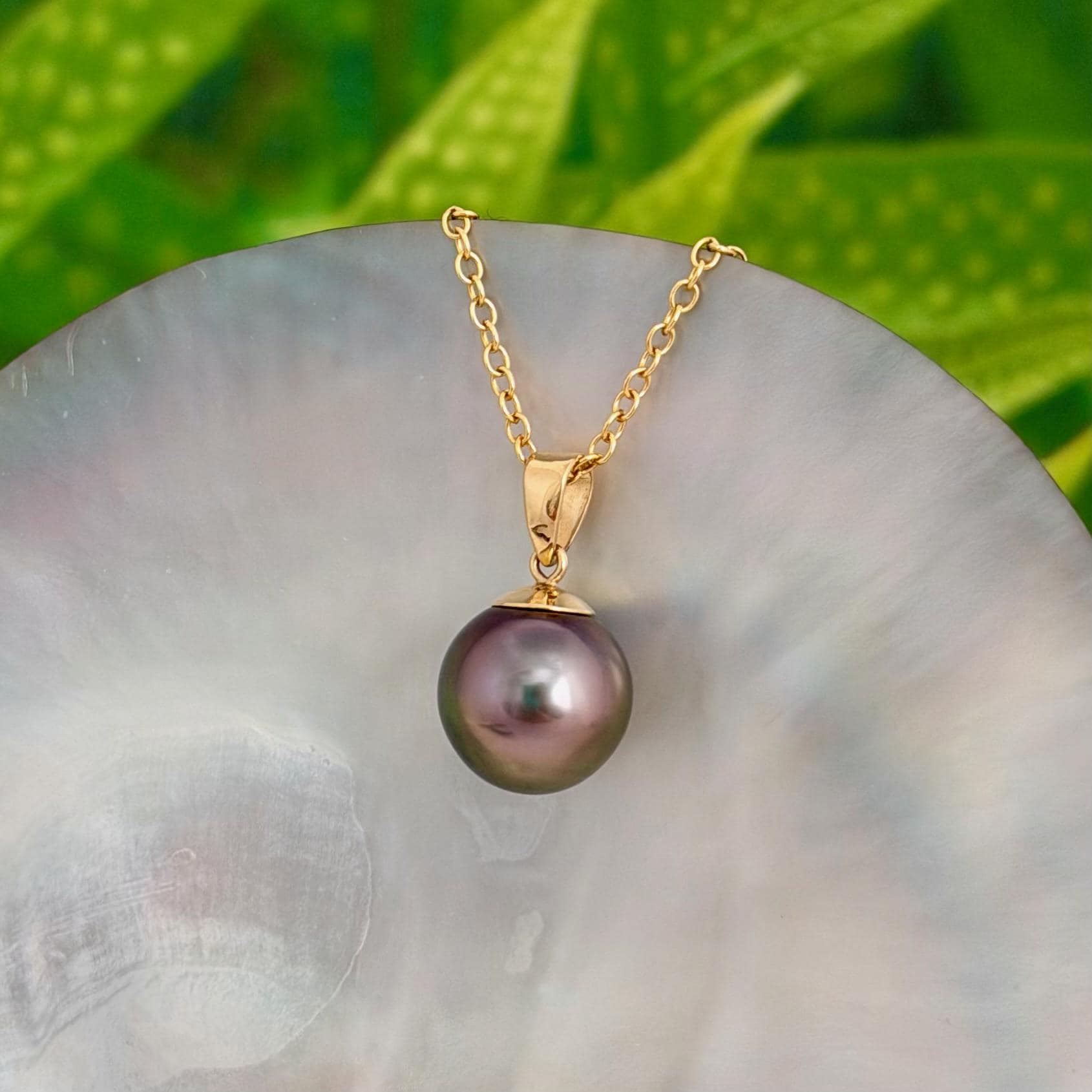 11mm Peacock lavender Green Pink Tahitian Pearl Pendant: Solid Gold • Minimalist Necklace, Colorful Overtone