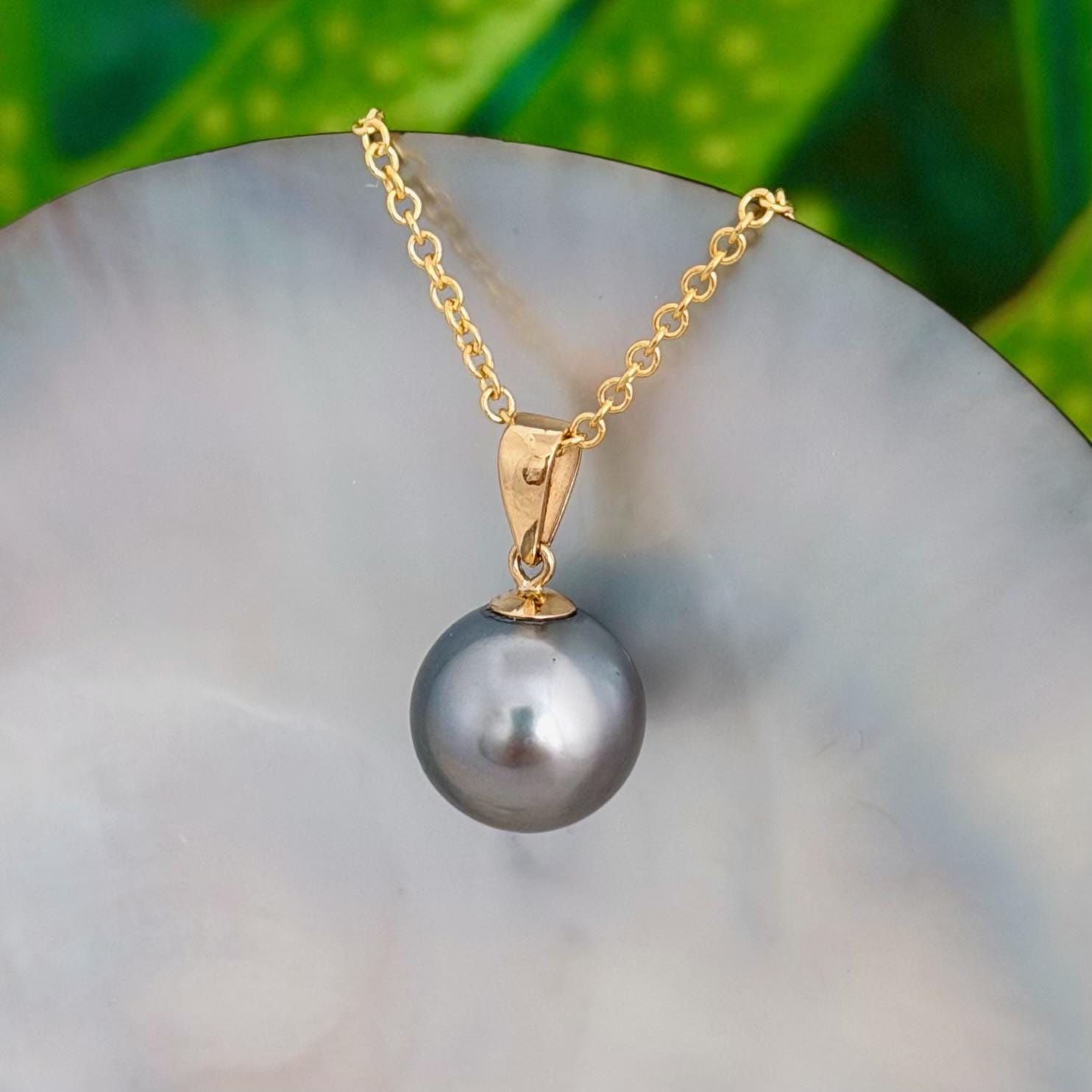 10.9mm Light Pastel Grey Tahitian Pearl Pendant: Solid Gold • Minimalist Necklace, Colorful Overtone
