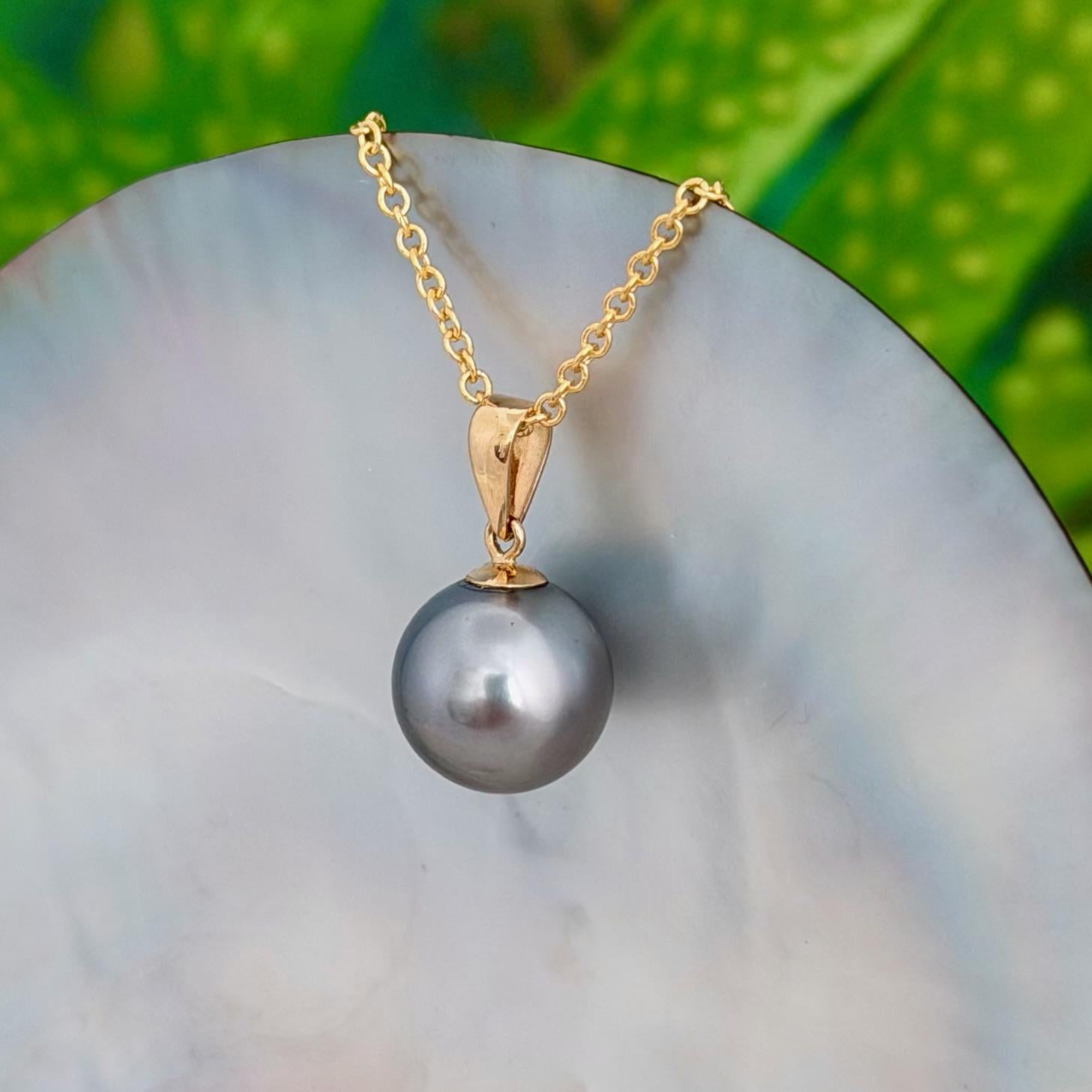 10.9mm Light Pastel Grey Tahitian Pearl Pendant: Solid Gold • Minimalist Necklace, Colorful Overtone