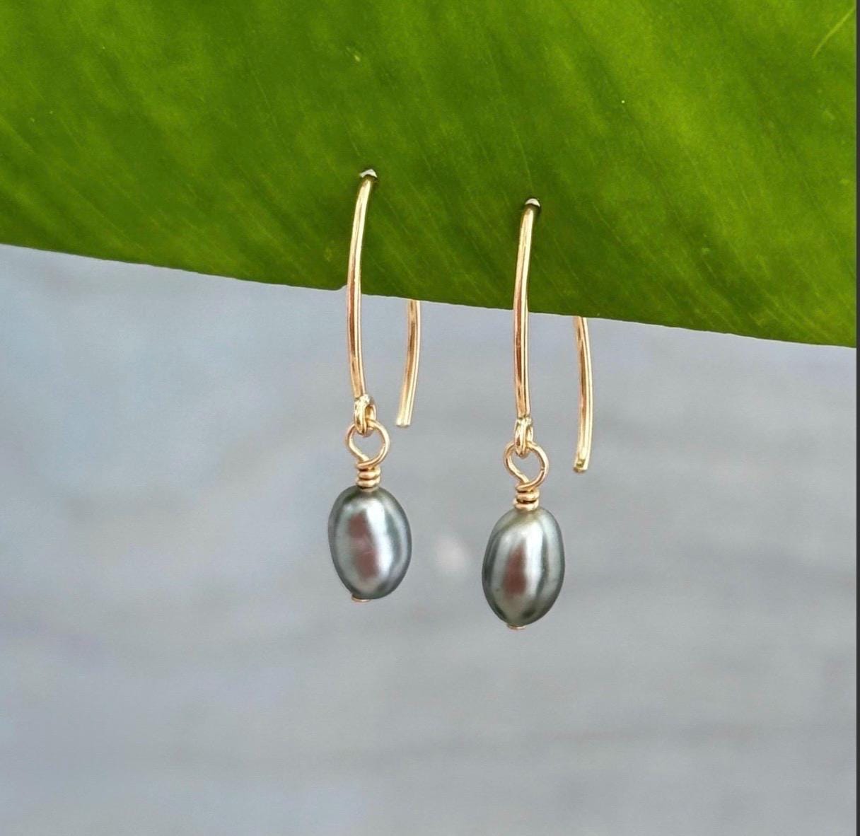 Keshi Tahitian pearl hook earrings • Short dangle • Gold filled
