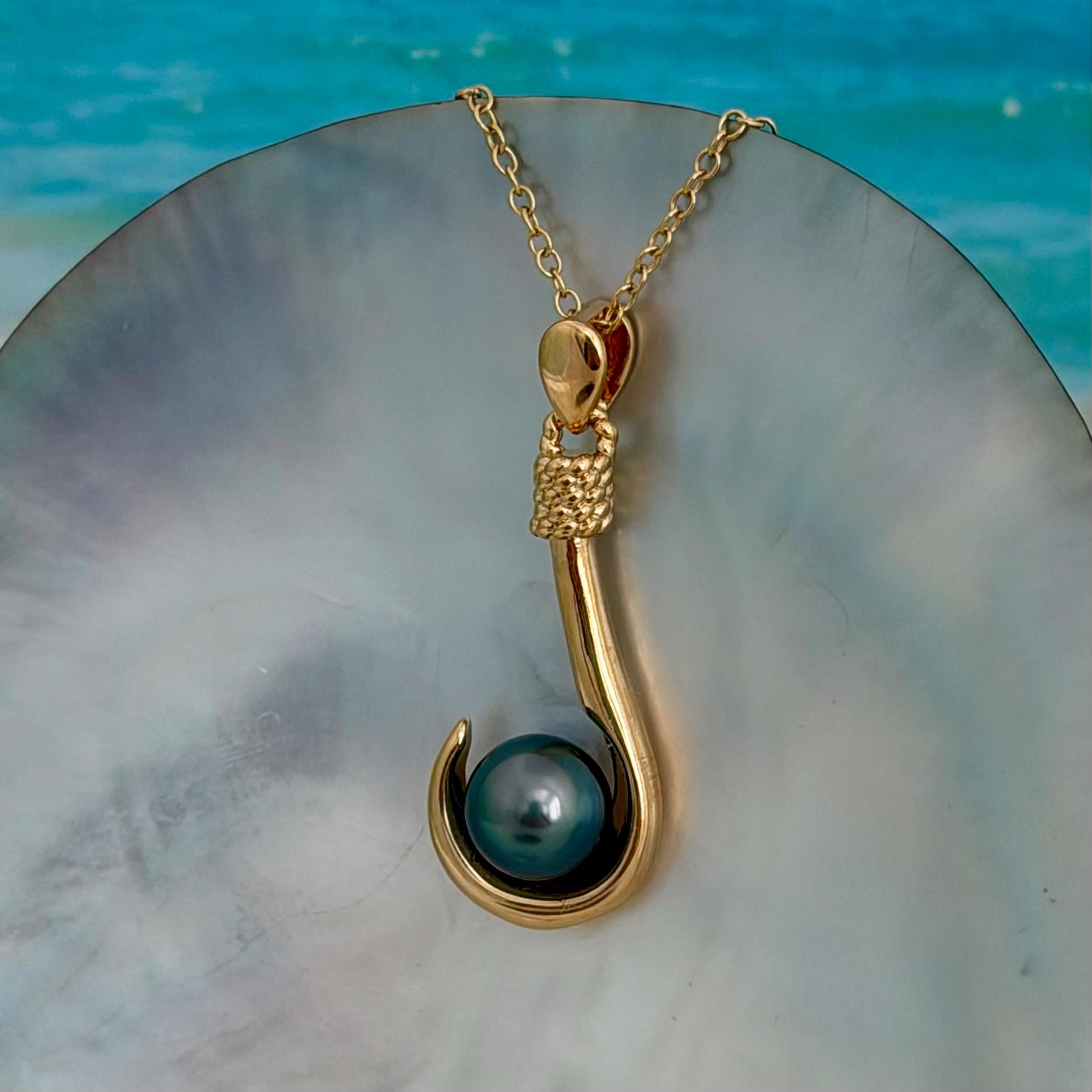 Fishhook Tahitian pearl necklace • Unique ocean jewelry made in hawaii for Ocean lovers • Unisex luxurious gift for her or him • fish hook