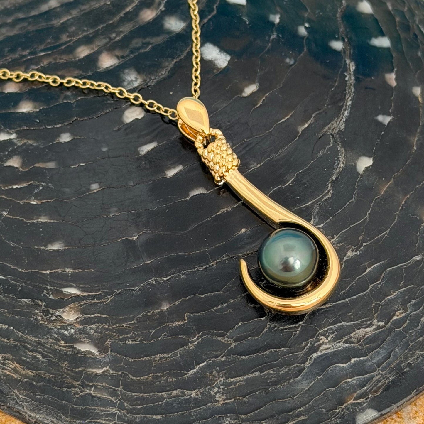 Fishhook Tahitian pearl necklace • Unique ocean jewelry made in hawaii for Ocean lovers • Unisex luxurious gift for her or him • fish hook