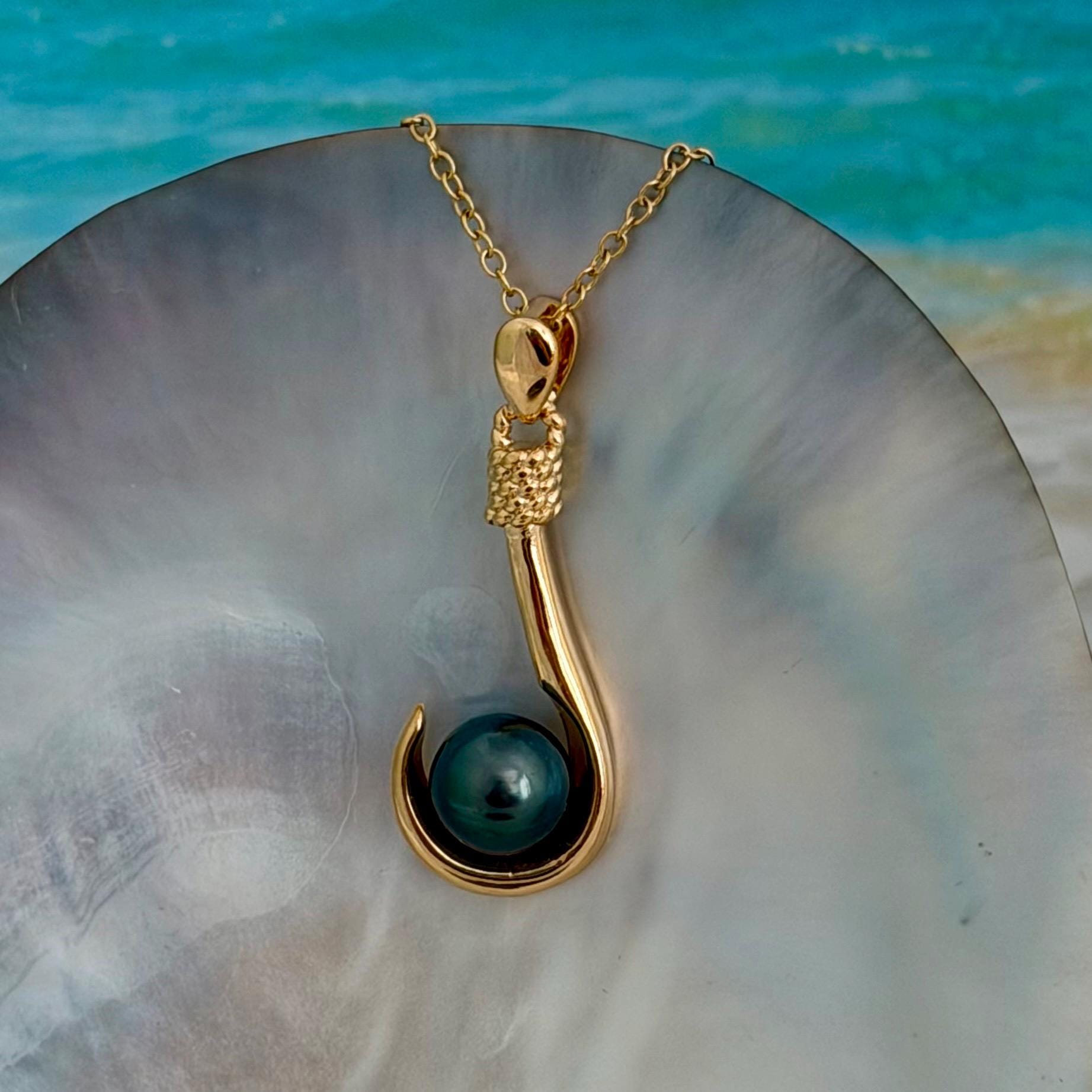 Fishhook Tahitian pearl necklace • Unique ocean jewelry made in hawaii for Ocean lovers • Unisex luxurious gift for her or him • fish hook