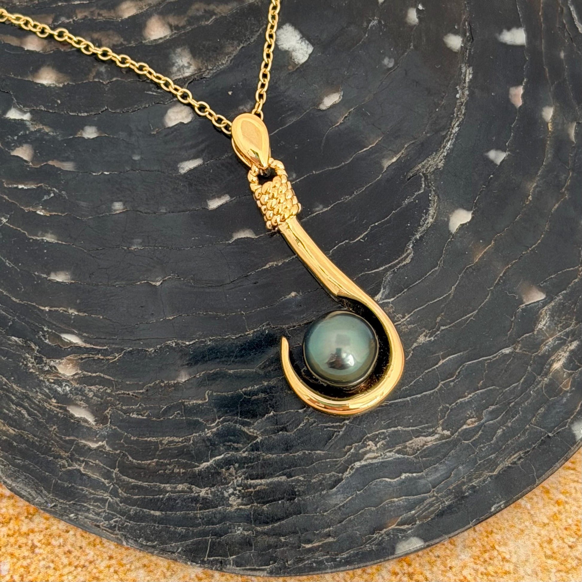 Fishhook Tahitian pearl necklace • Unique ocean jewelry made in hawaii for Ocean lovers • Unisex luxurious gift for her or him • fish hook