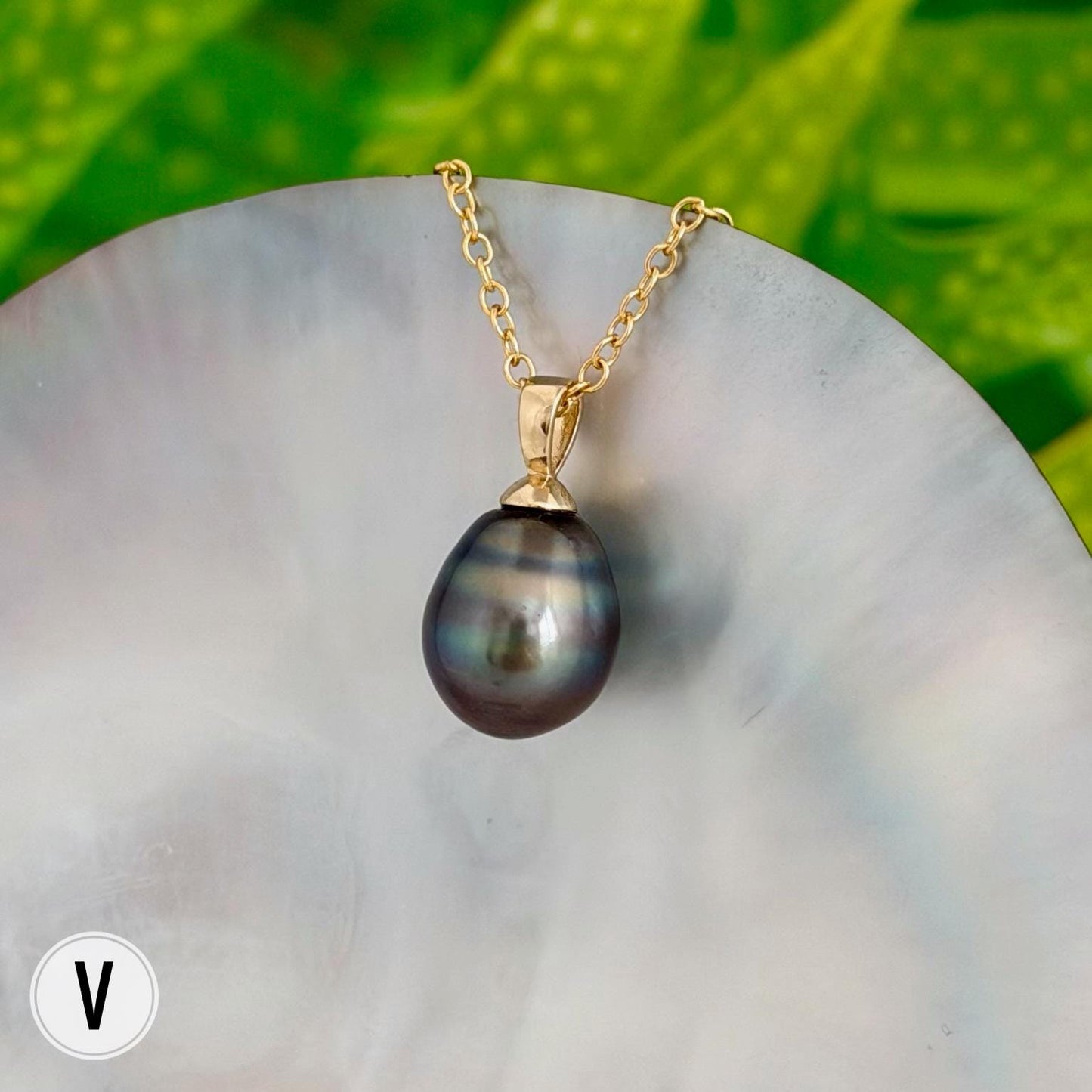Tahitian Black Pearl Pendant: Gold Vermeil • Minimalist jewelry