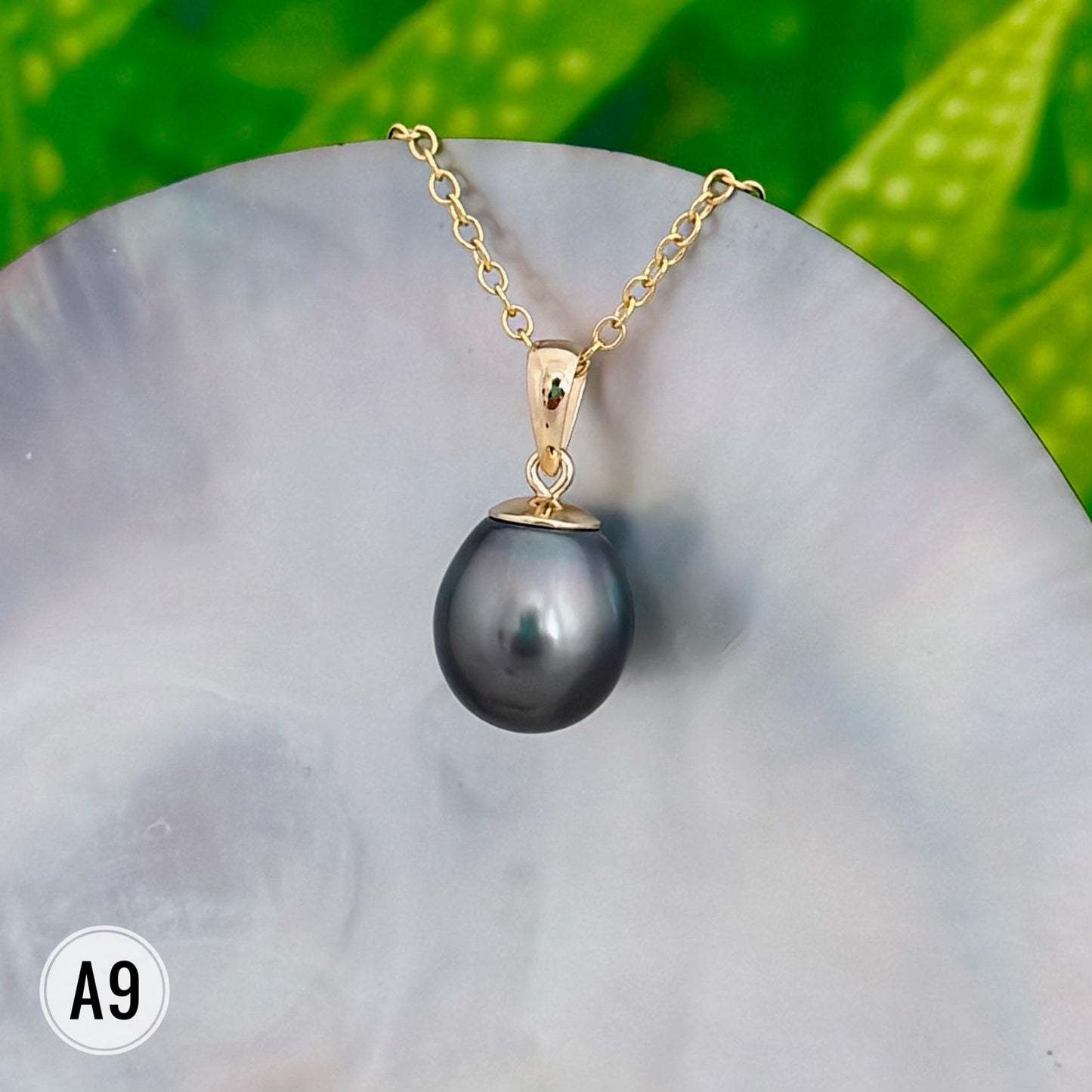 Tahitian Black Pearl Pendant: Gold and Sterling silver • Minimalist jewelry