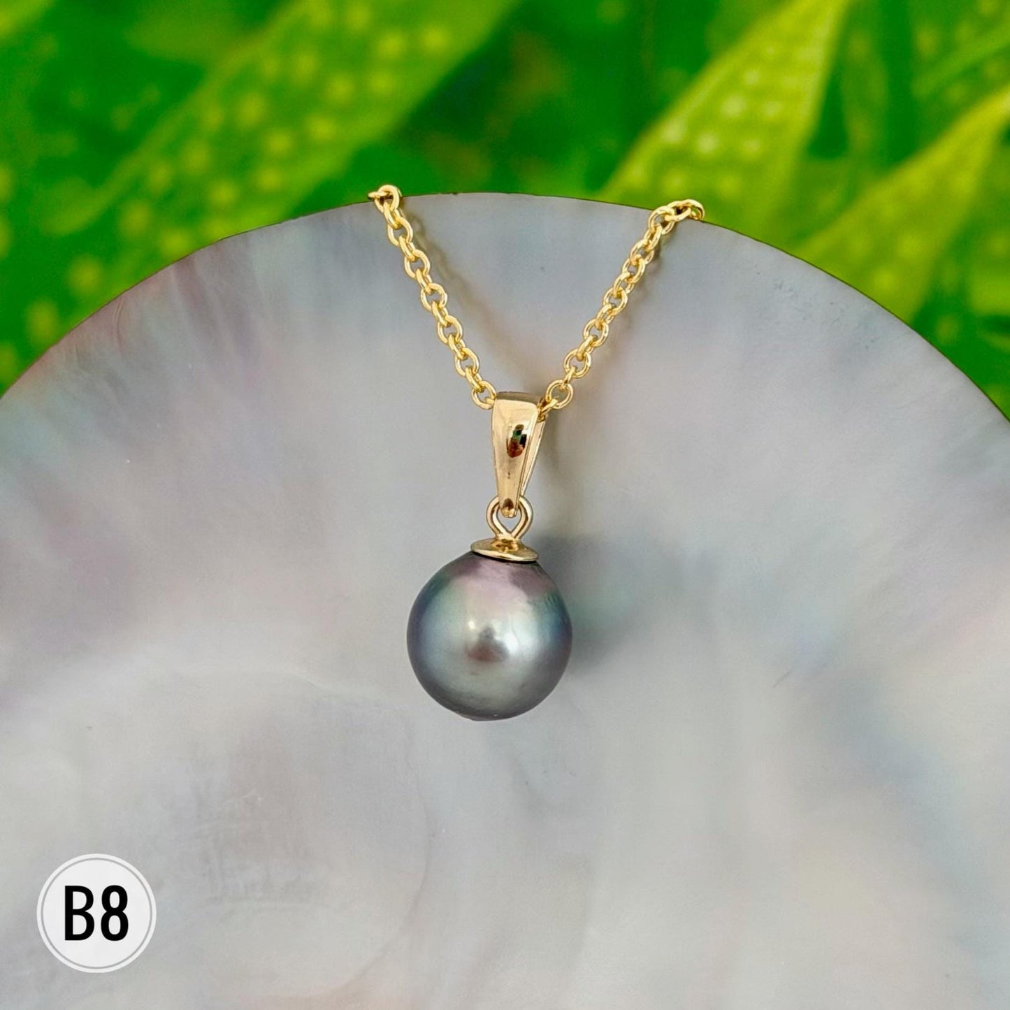 Tahitian Black Pearl Pendant: Gold vermeil • Casual jewelry