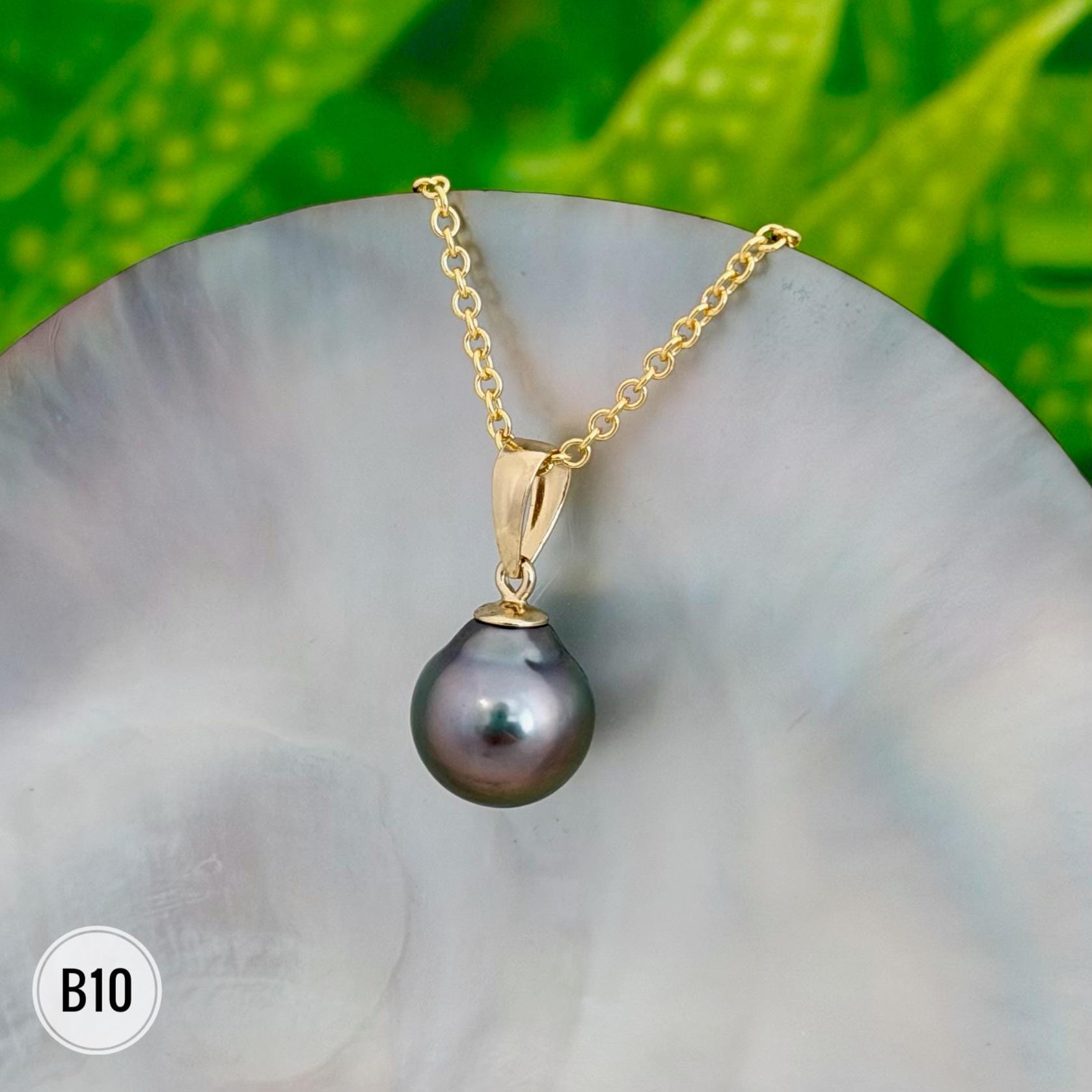 Tahitian Black Pearl Pendant: Gold vermeil • Casual jewelry