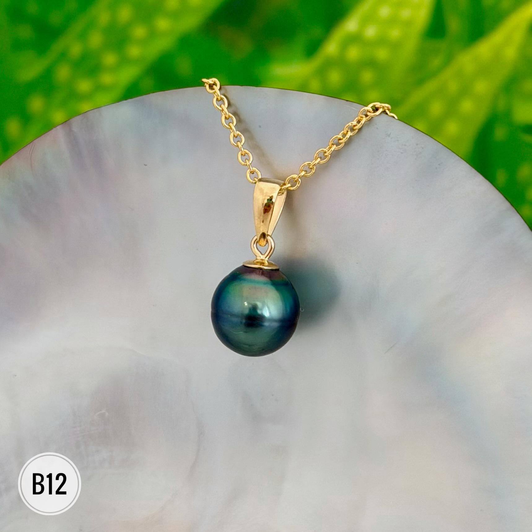 Tahitian Black Pearl Pendant: Gold vermeil • Casual jewelry
