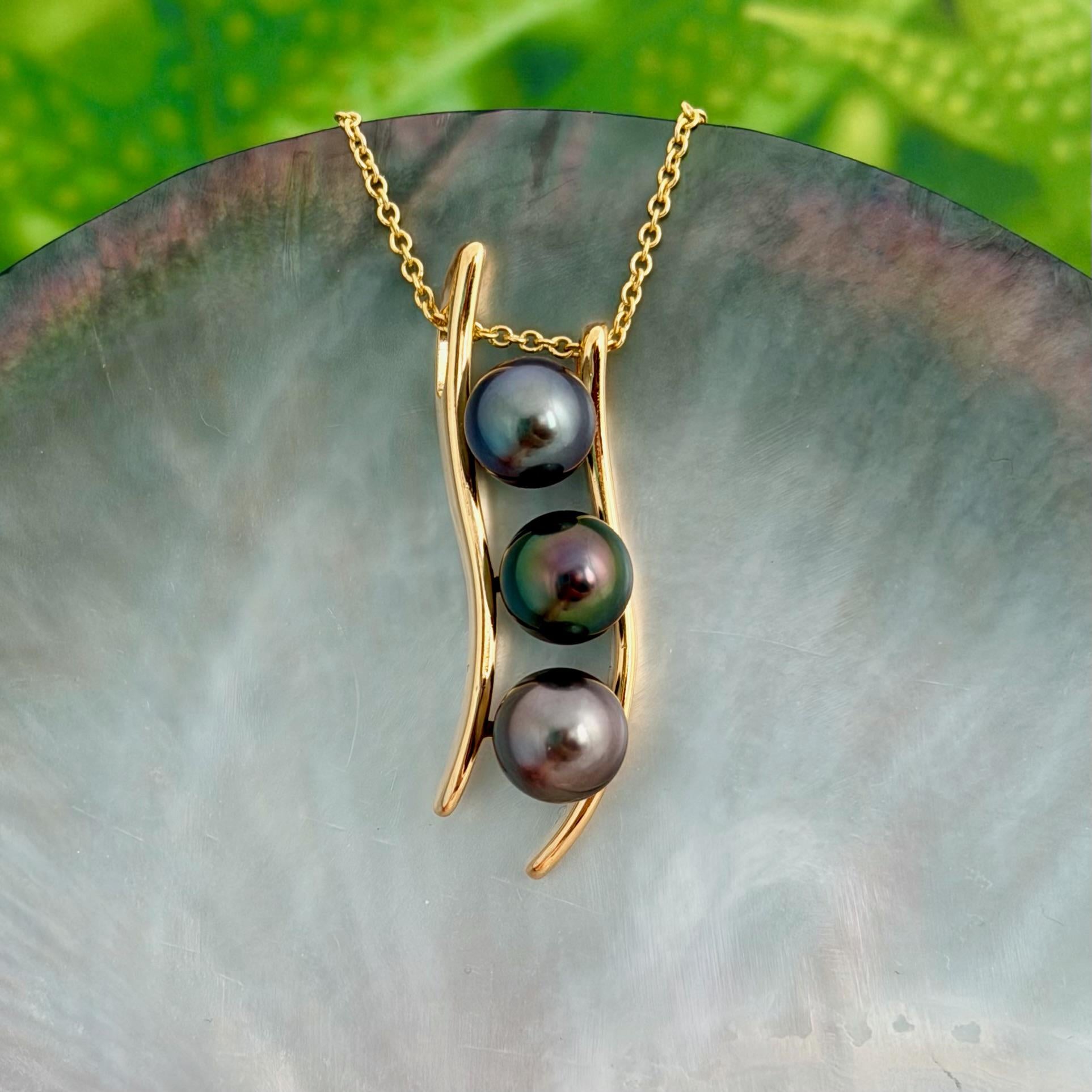 RARE Tahitian Pearl pendant • Vibrant colors • Blue, Peacock, Pink