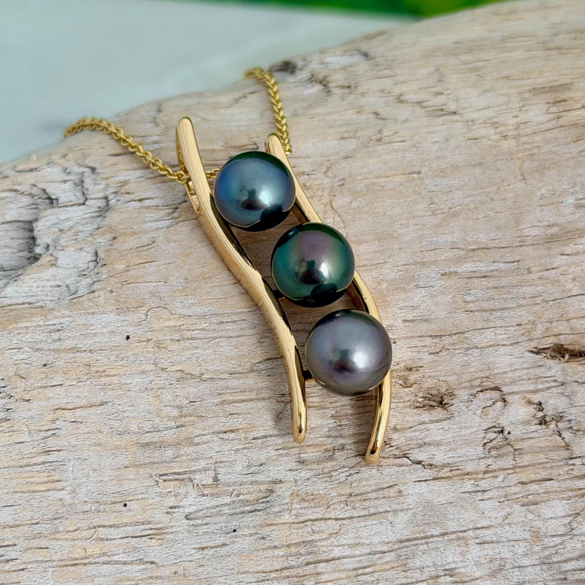RARE Tahitian Pearl pendant • Vibrant colors • Blue, Peacock, Pink