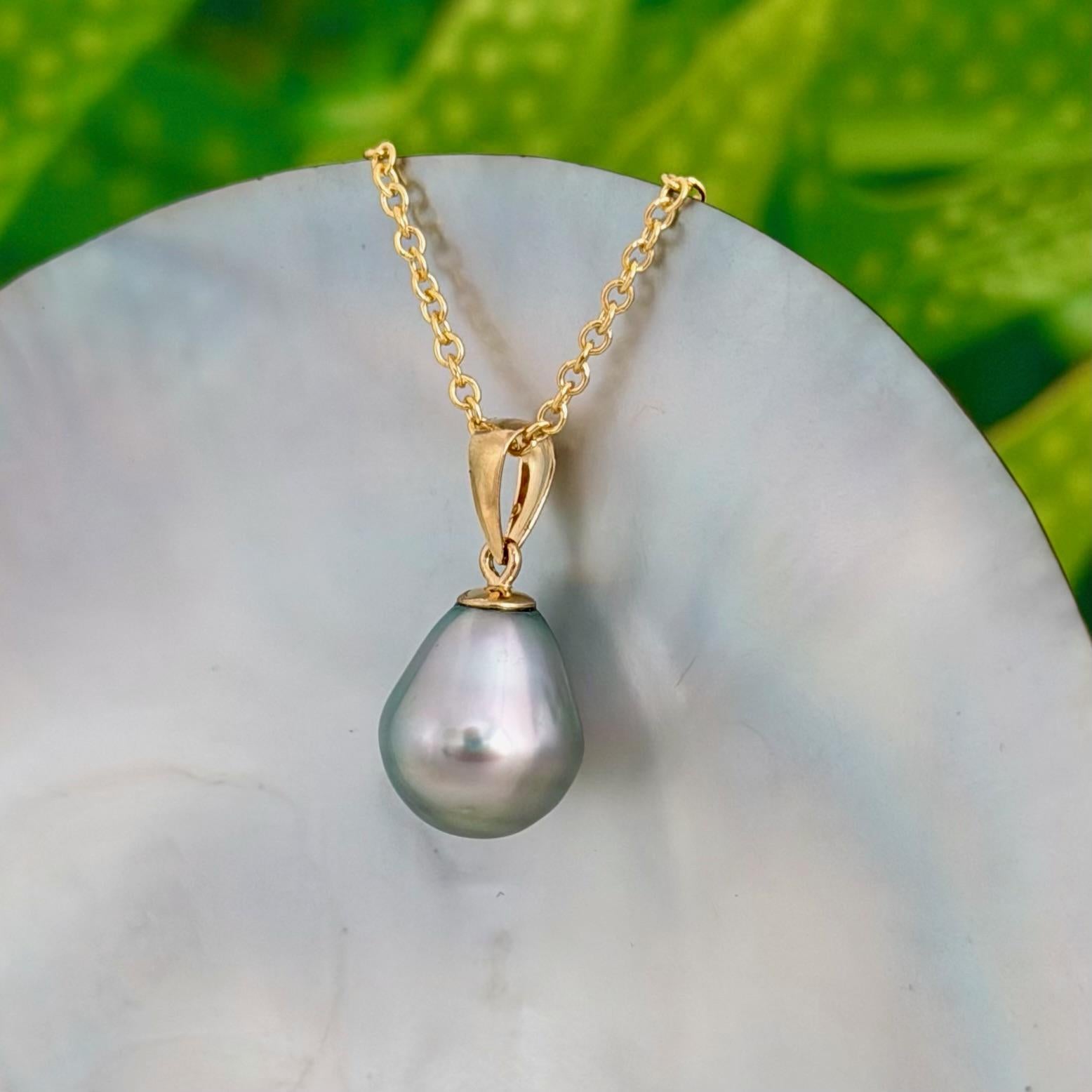 Tahitian Pearl Pendant : 10.4mm Light Pastel 14k Gold Vermeil • heirloom Necklace.
