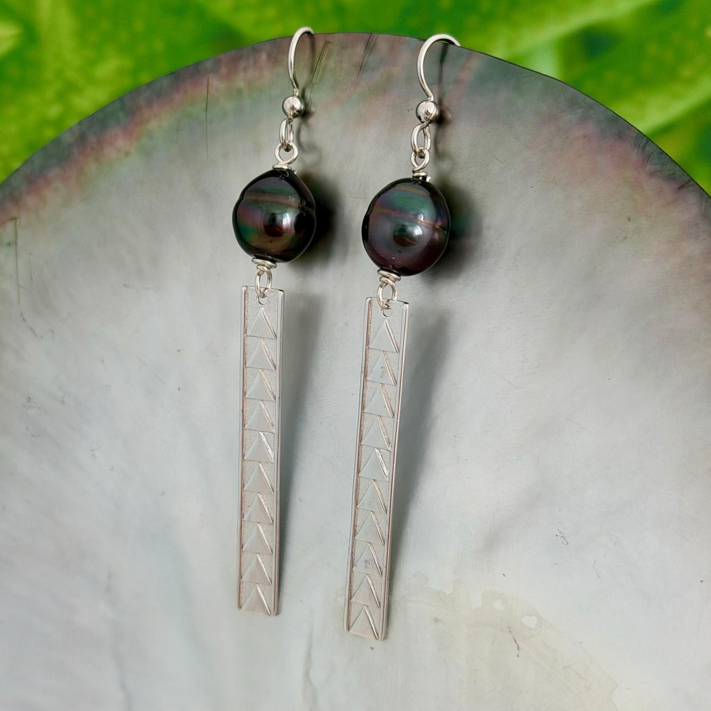 Tahitian Pearl earrings • Silver bar with triangle designs • Polynesian jewelry