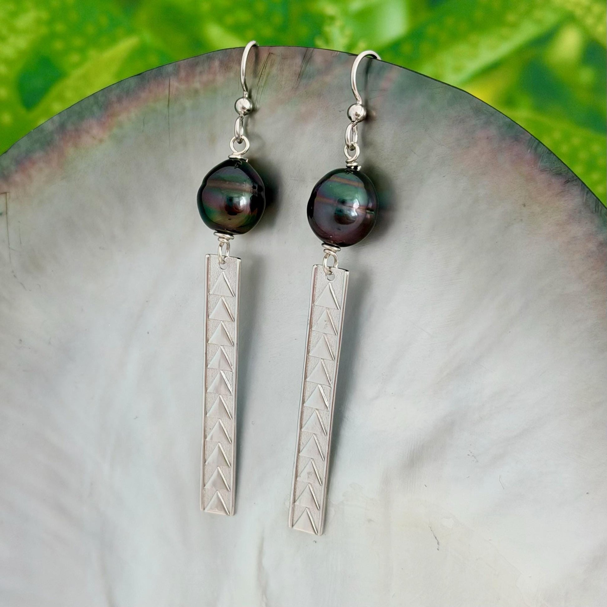 Tahitian Pearl earrings • Silver bar with triangle designs • Polynesian jewelry