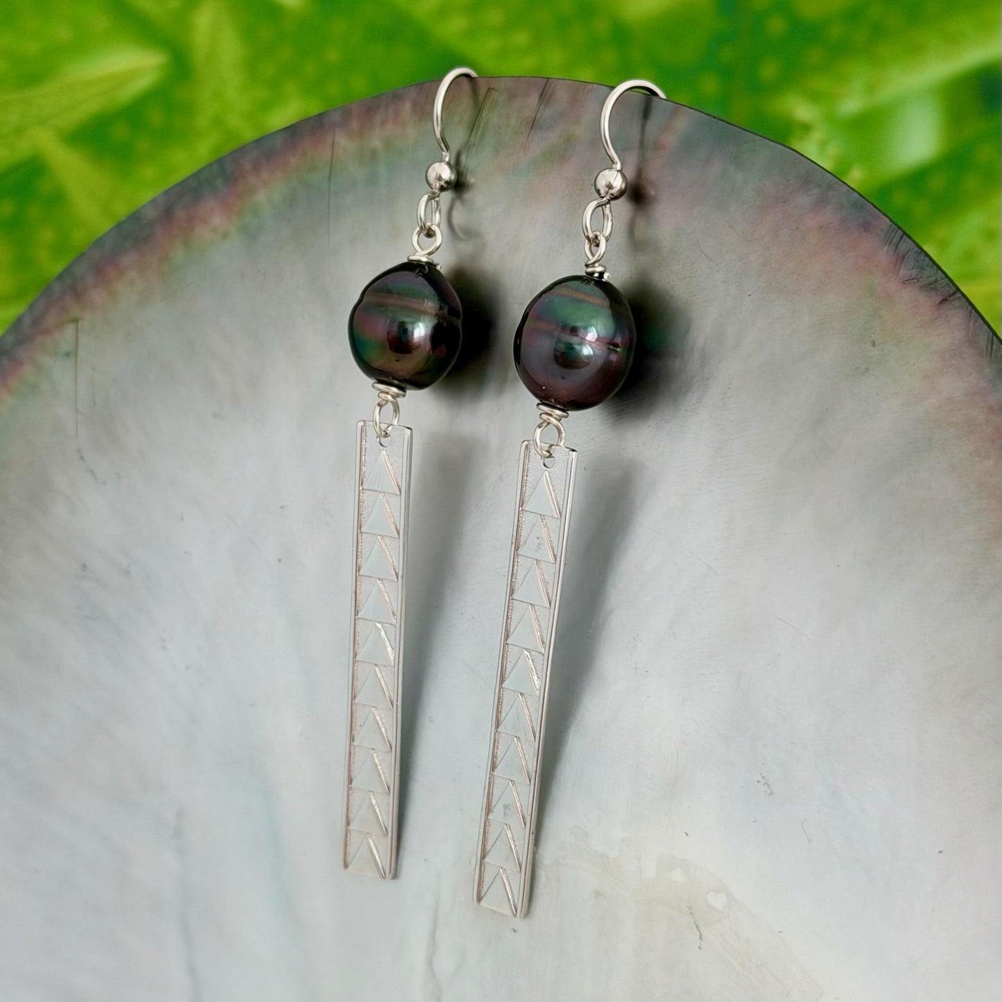 Tahitian Pearl earrings • Silver bar with triangle designs • Polynesian jewelry
