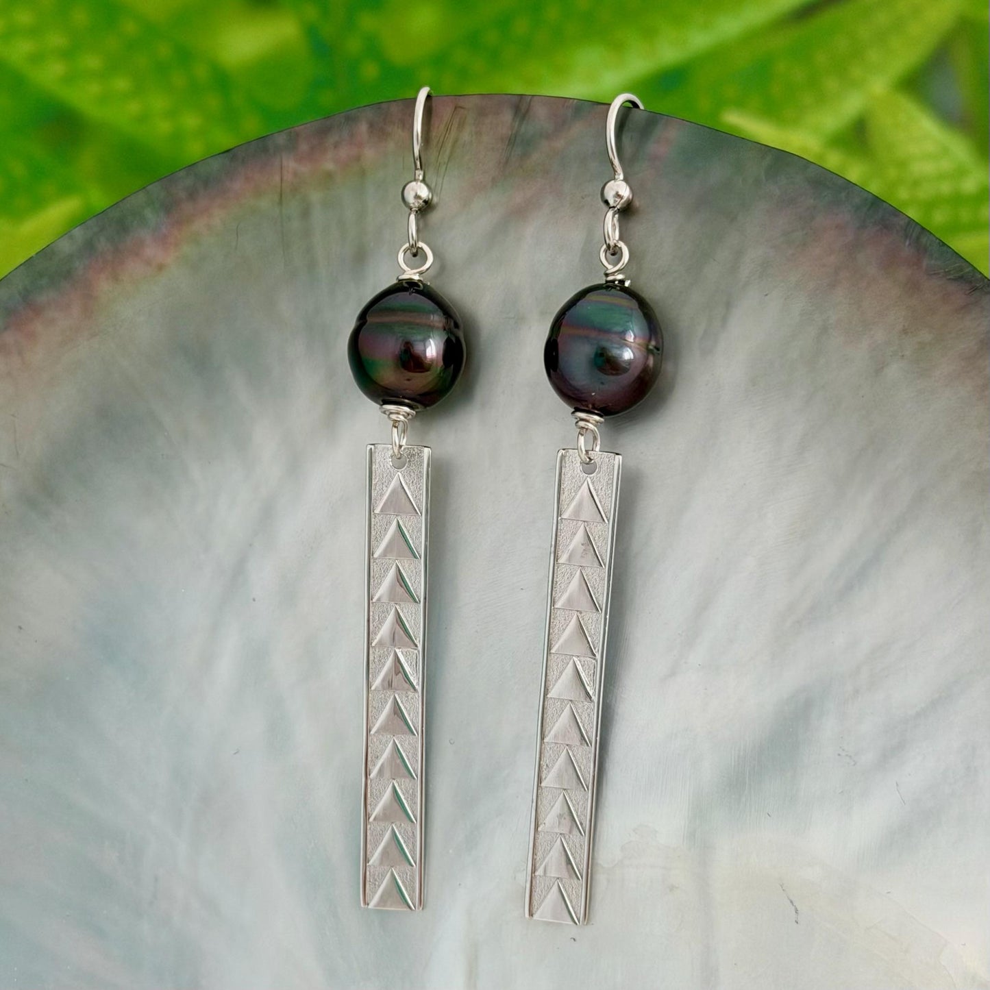 Tahitian Pearl earrings • Silver bar with triangle designs • Polynesian jewelry