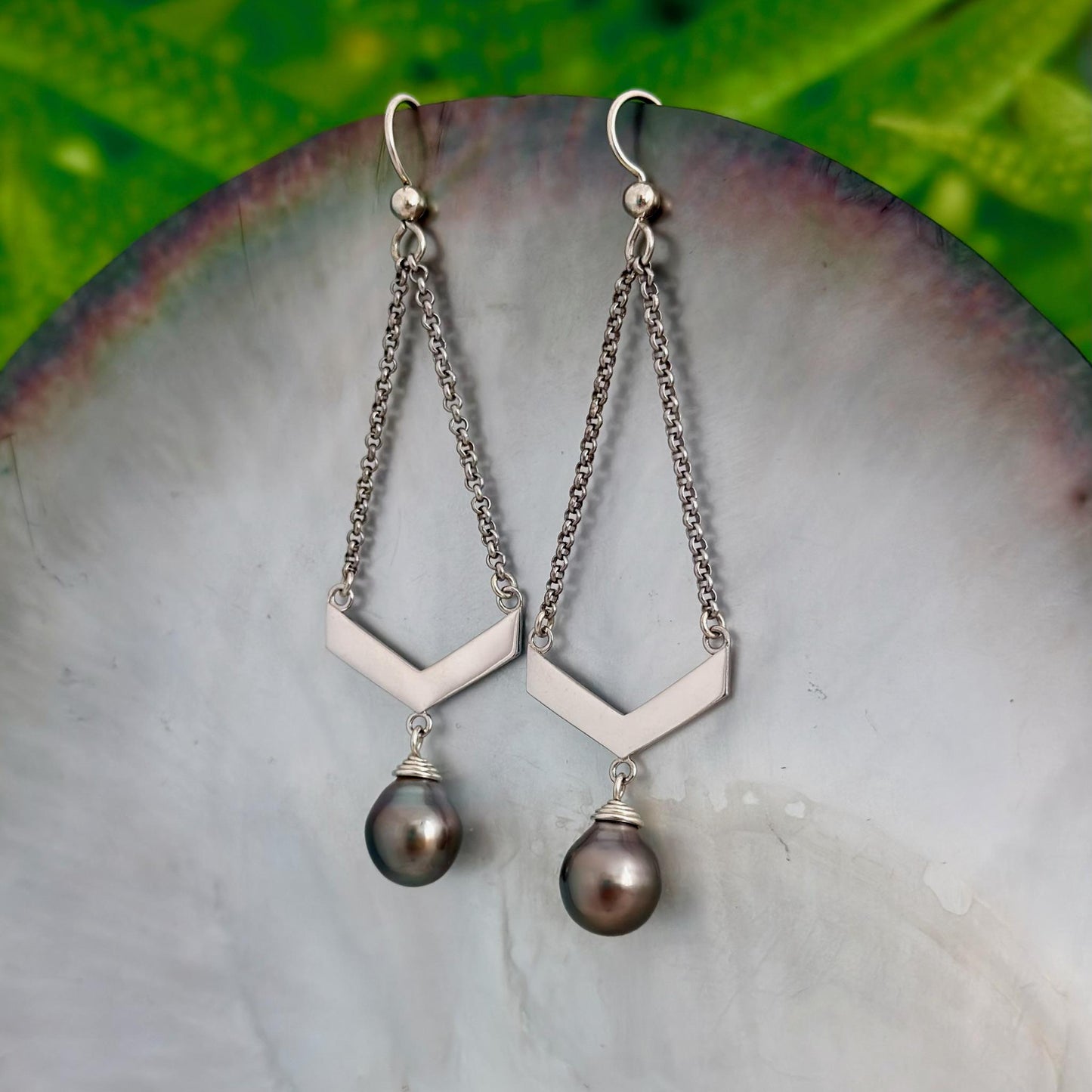 Tahitian pearl earrings • Chevron design • Sterling silver