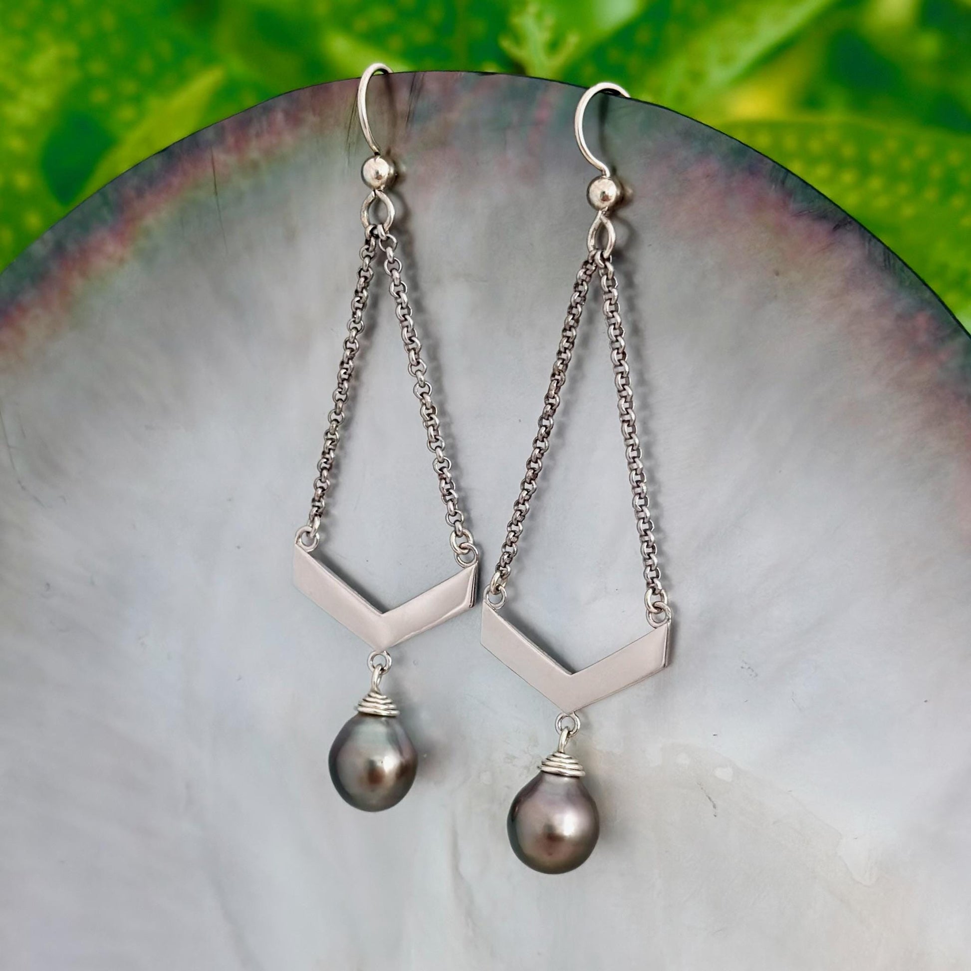 Tahitian pearl earrings • Chevron design • Sterling silver