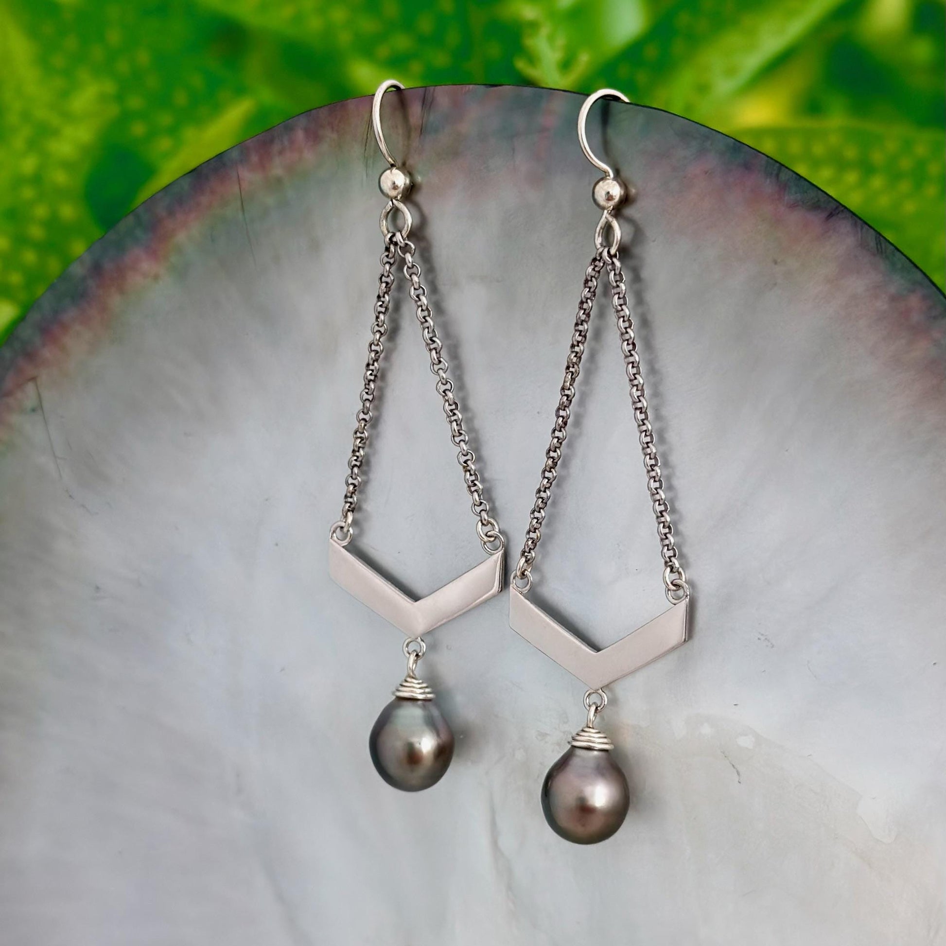 Tahitian pearl earrings • Chevron design • Sterling silver
