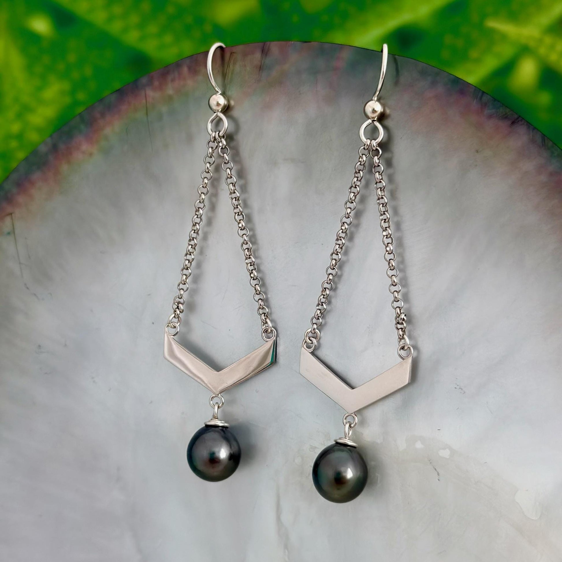 Tahitian pearl earrings • Chevron design • Sterling silver