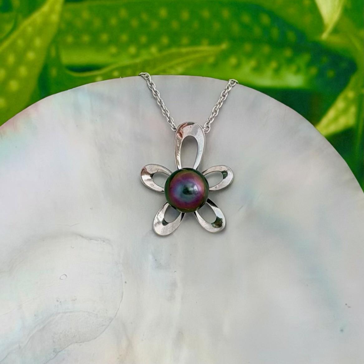 Tahitian Pearl Pendant : 8.5mm • Sterling silver Flower Design • Peacock Pink Purple Green