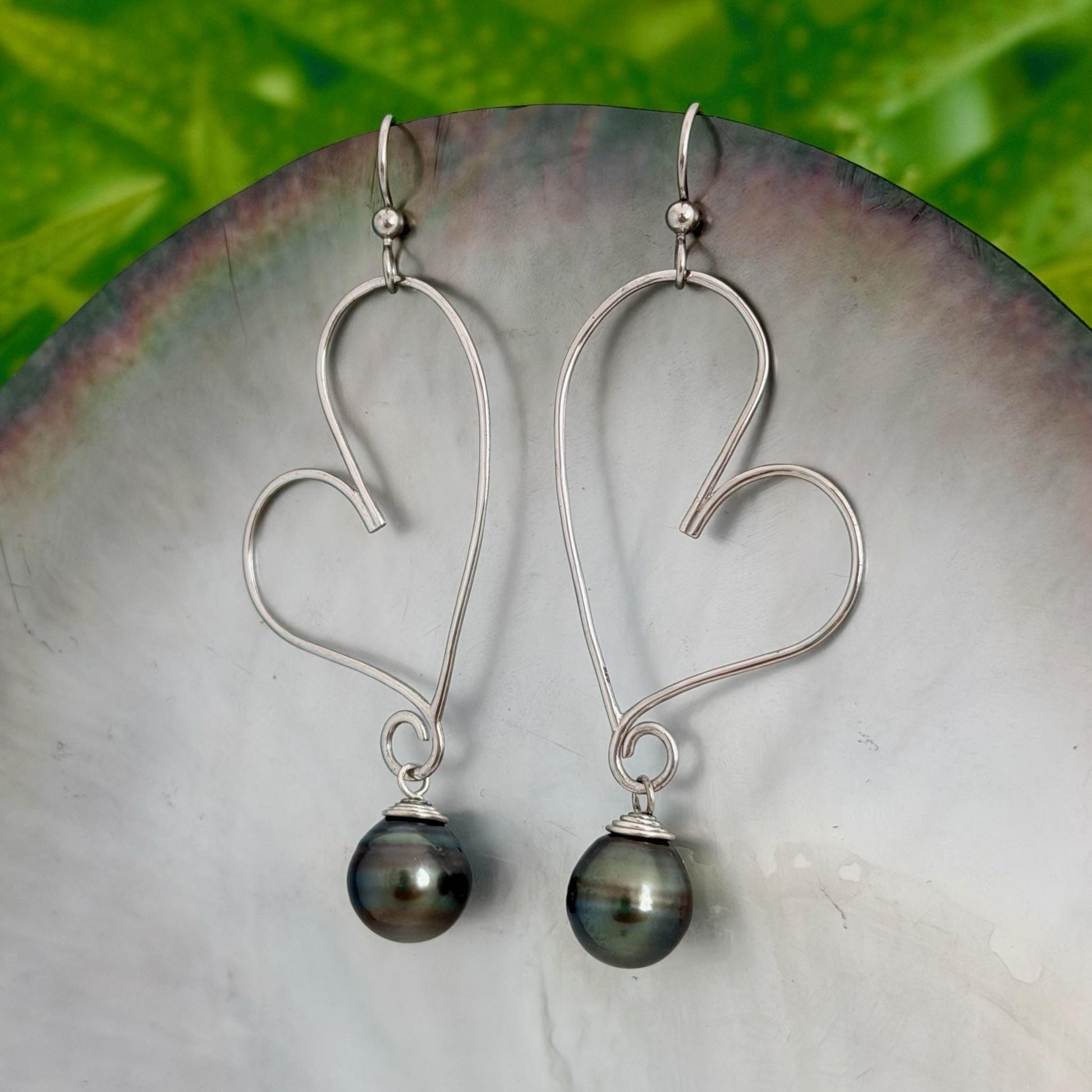 DOORBUSTER Tahitian Pearl Heart Earrings: Sterling silver Dangle Earrings