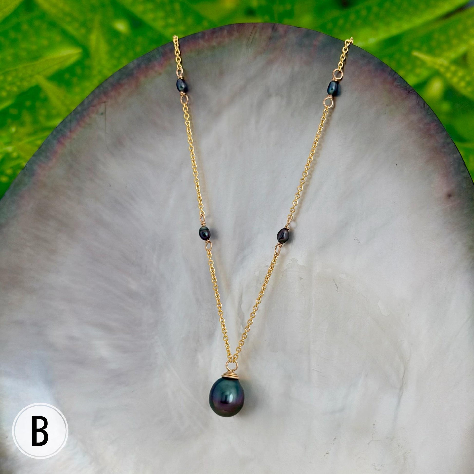 Tahitian pearl necklace — Keshi jewelry • Gold filled