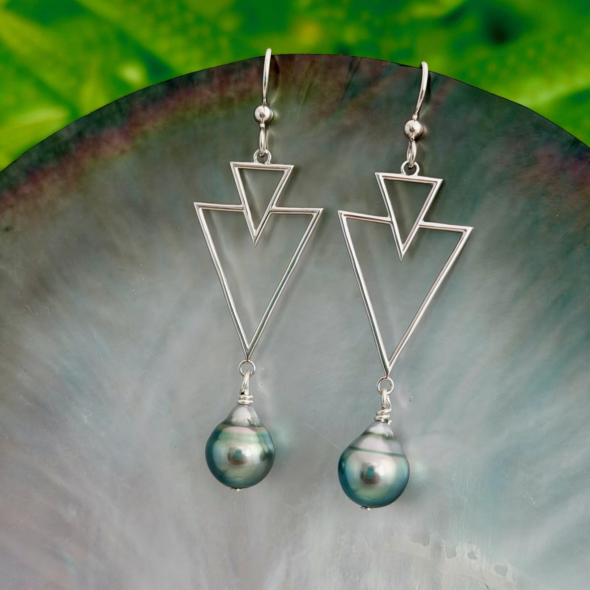 DOORBUSTER Tahitian Pearl Earrings – Triangle Design • Sterling silver Jewelry