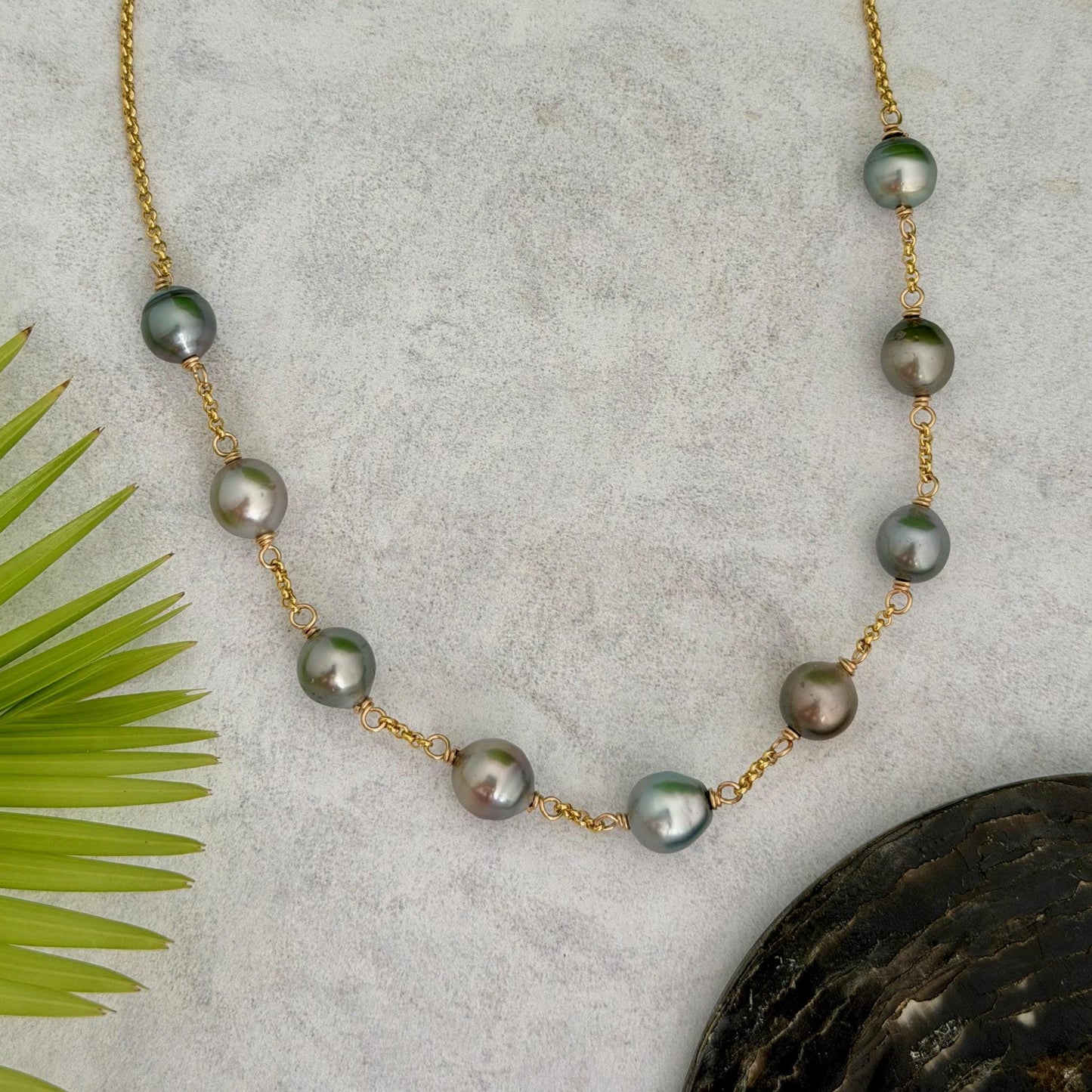 Tahitian pearl necklace • Gold filled Link chain • multicolor peacock color