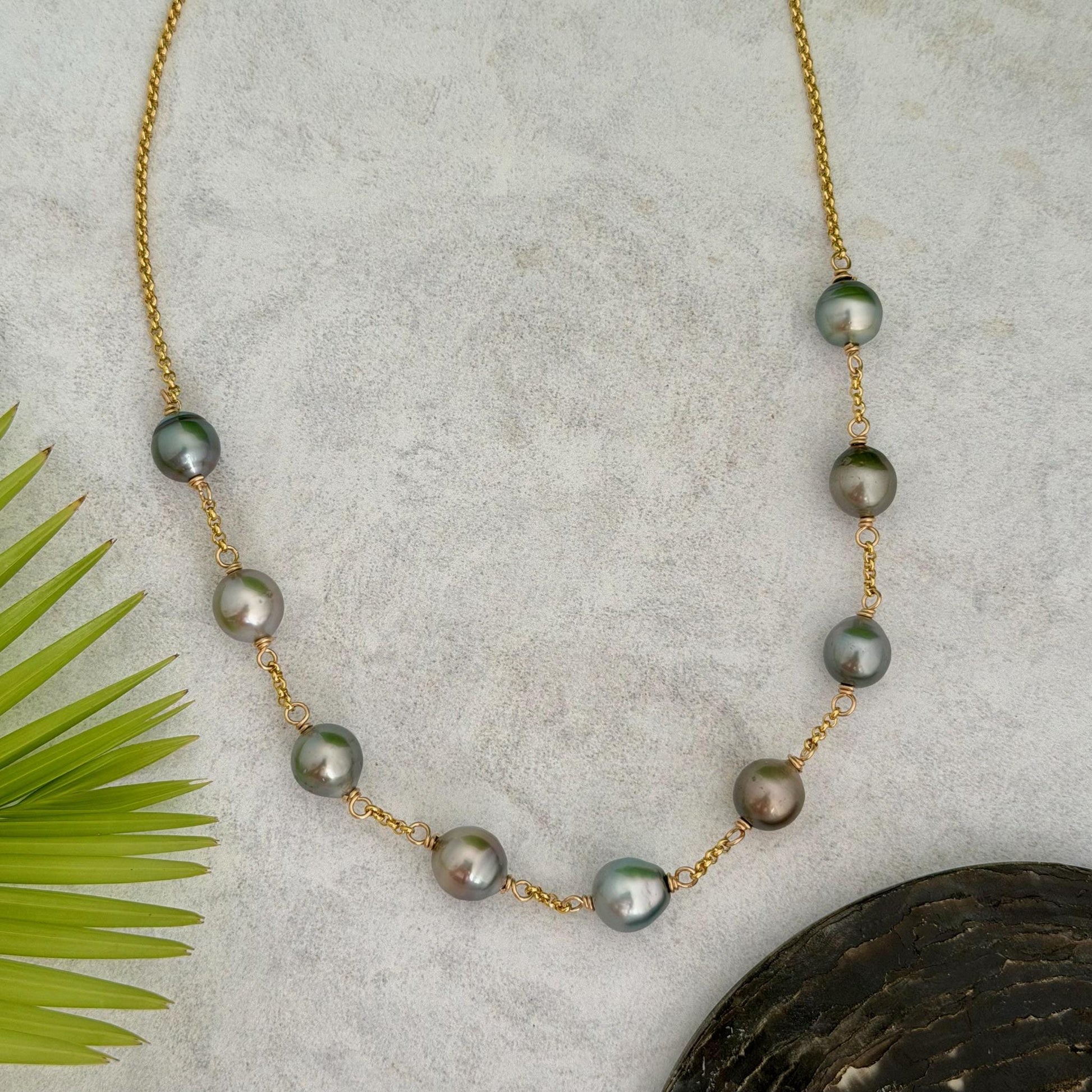 Tahitian pearl necklace • Gold filled Link chain • multicolor peacock color