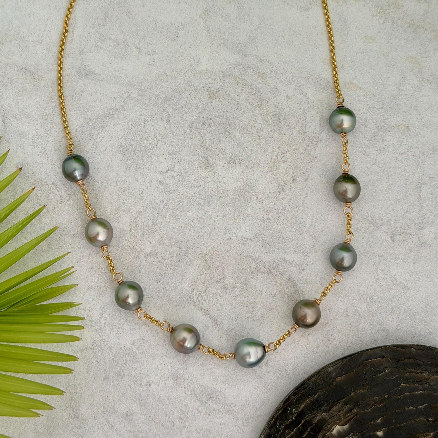 Tahitian pearl necklace • Gold filled Link chain • multicolor peacock color